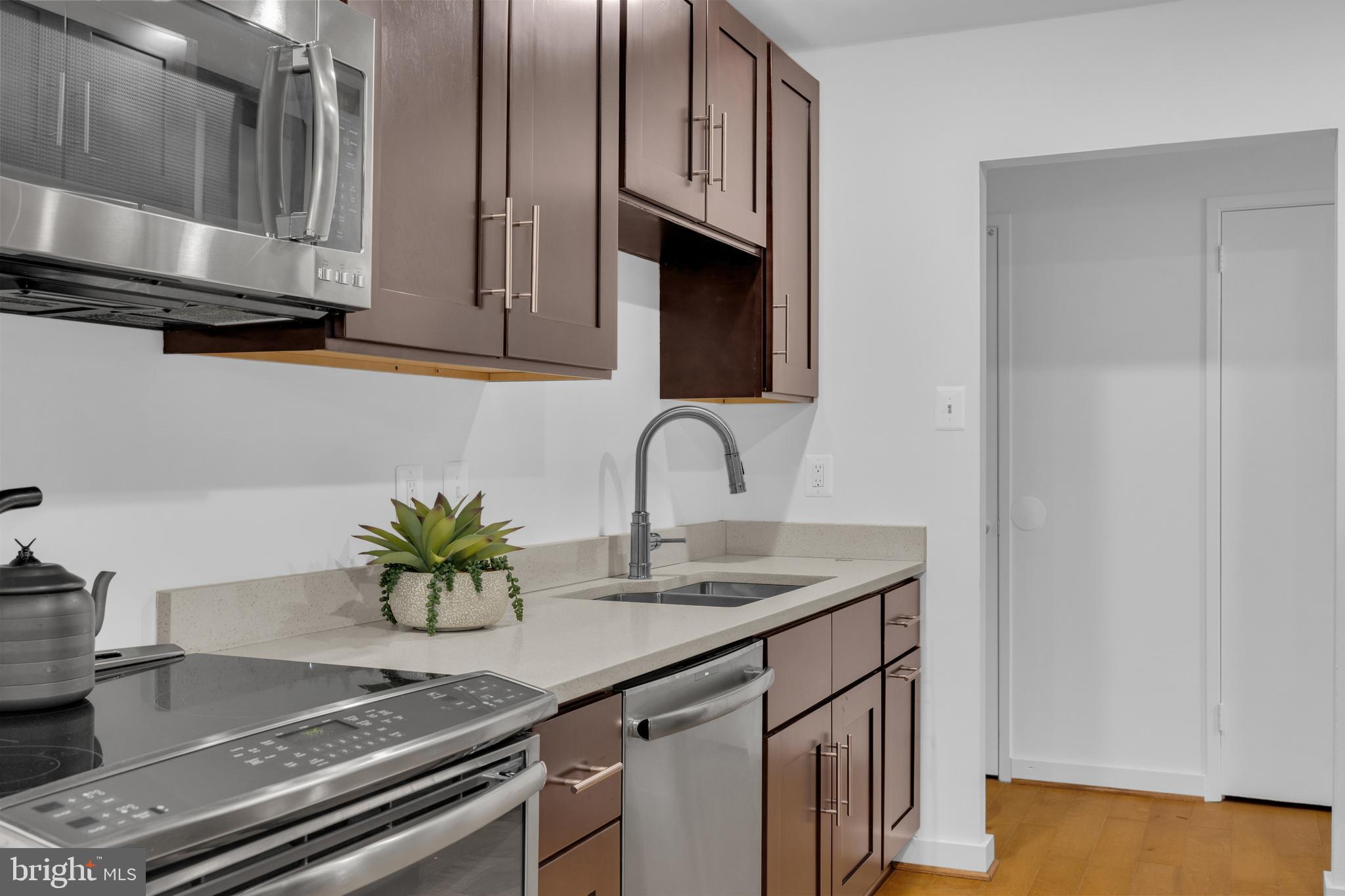 JEFFERSON MEWS - Residential