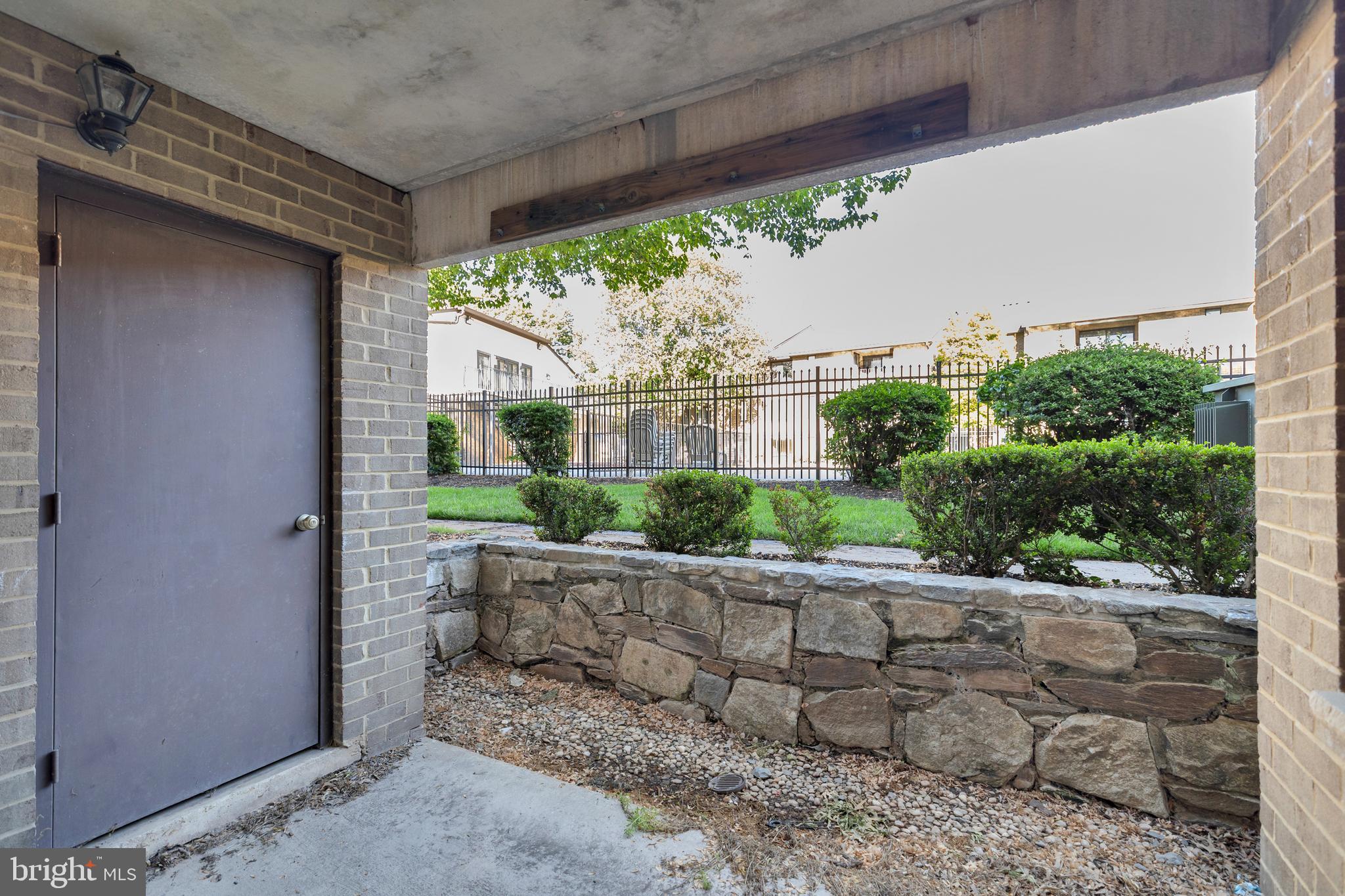 JEFFERSON MEWS - Residential