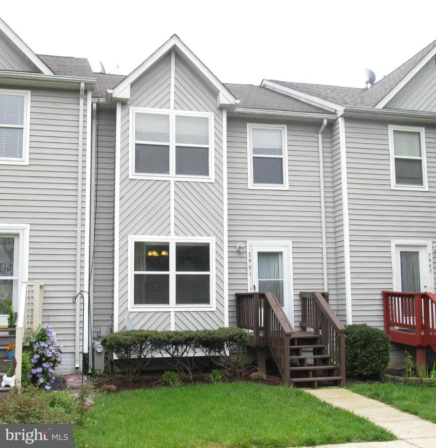 3 bedroom, 3.5 bath 3 level townhouse.  Main lvl* Kitchen w/table space & breakfast bar overlooking Family Rm with deck. Upper level with Master BR with walk in closet and full bath. Lower Level Rec Room with full bath and rear entrance. Less than 2 miles from water park, boardwalk, beaches, restaurants & more! Backs to recreational area within view of the Chesapeake Beach Rail Trail.