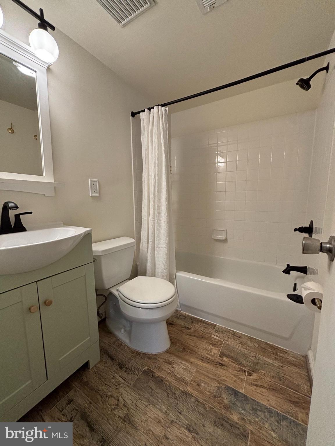 FAIRFAX HERITAGE - Residential