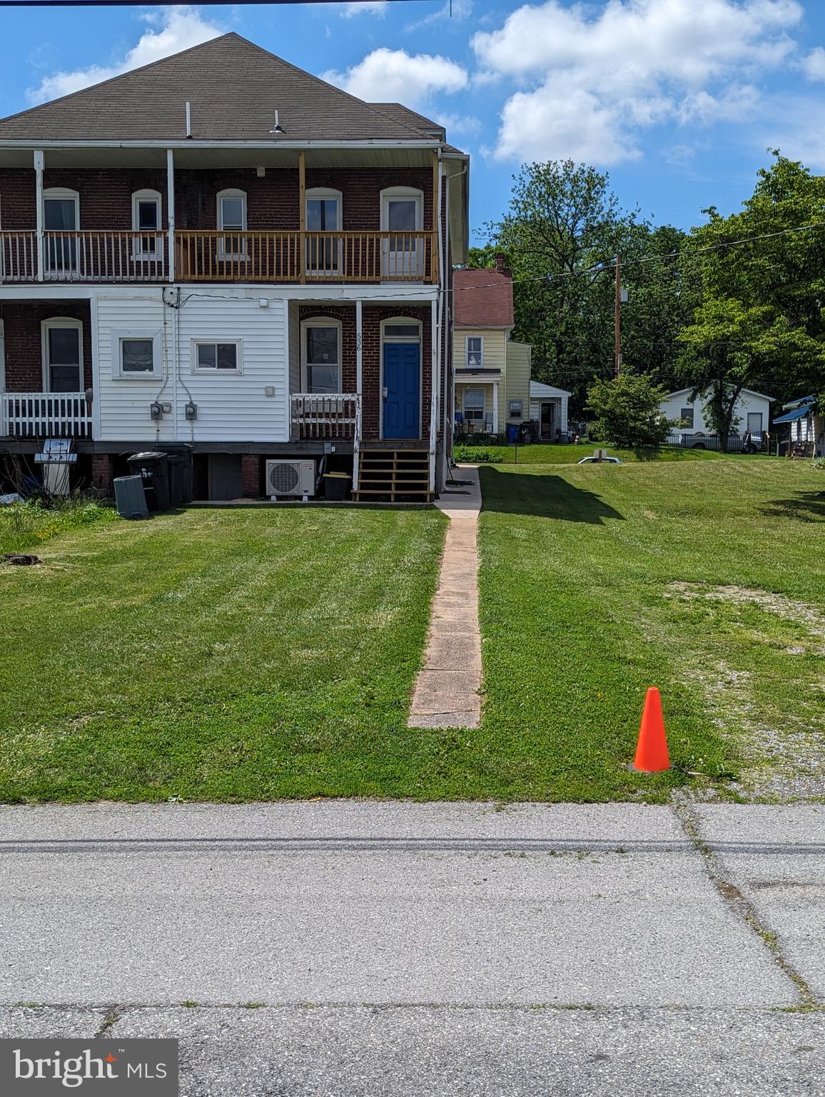 536 RIDGE AVENUE