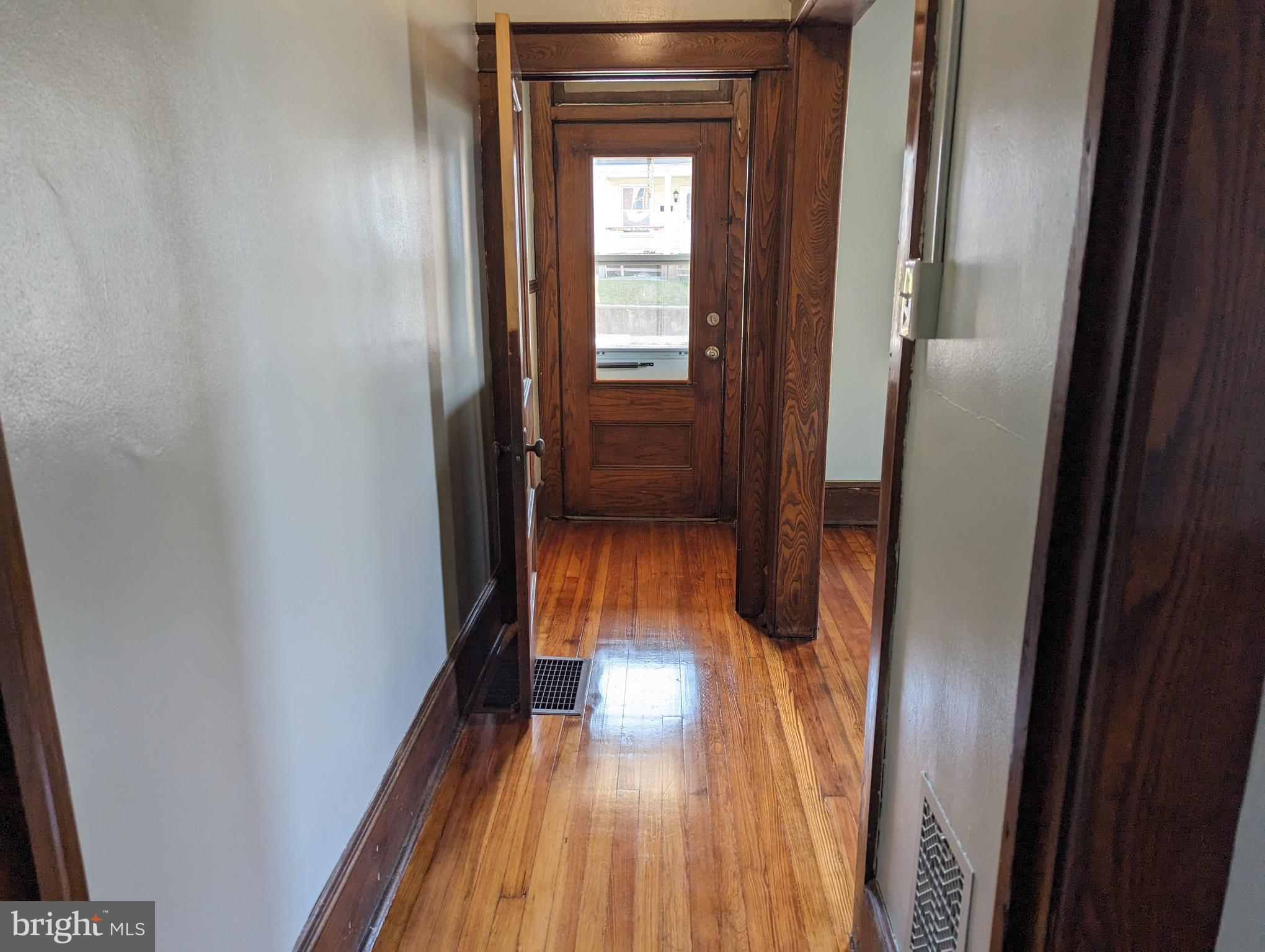 536 RIDGE AVENUE