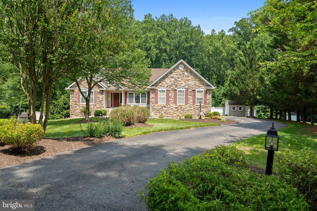 Photo of 9555 Hawksbury Place, LA PLATA, MD 20646 (MLS # MDCH2047600)