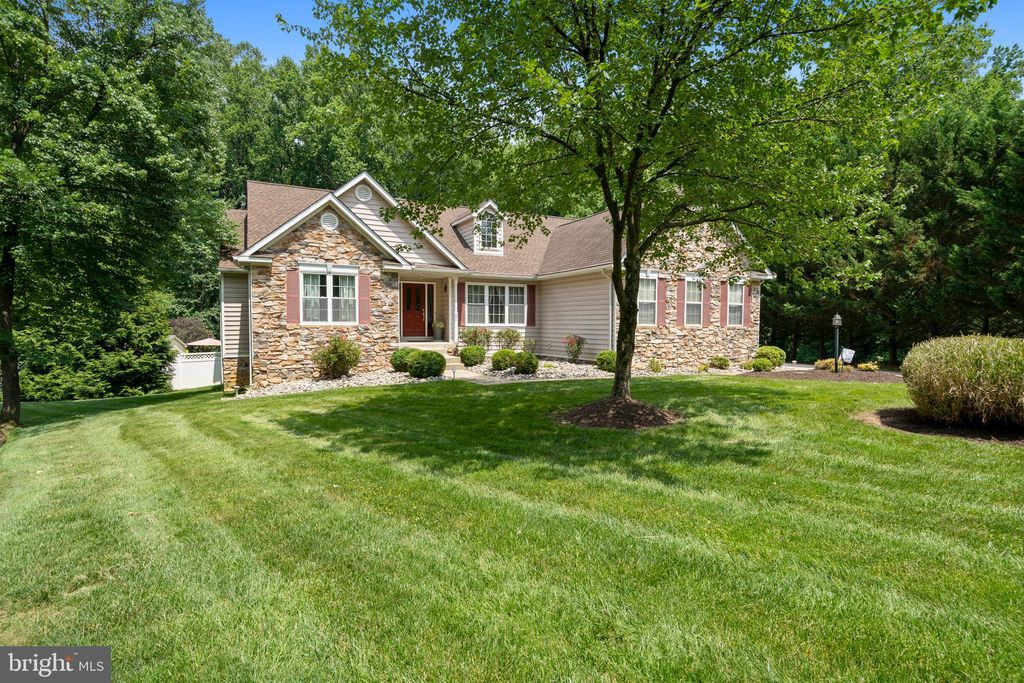 Photo of 9555 Hawksbury Place, LA PLATA, MD 20646 (MLS # MDCH2047600)