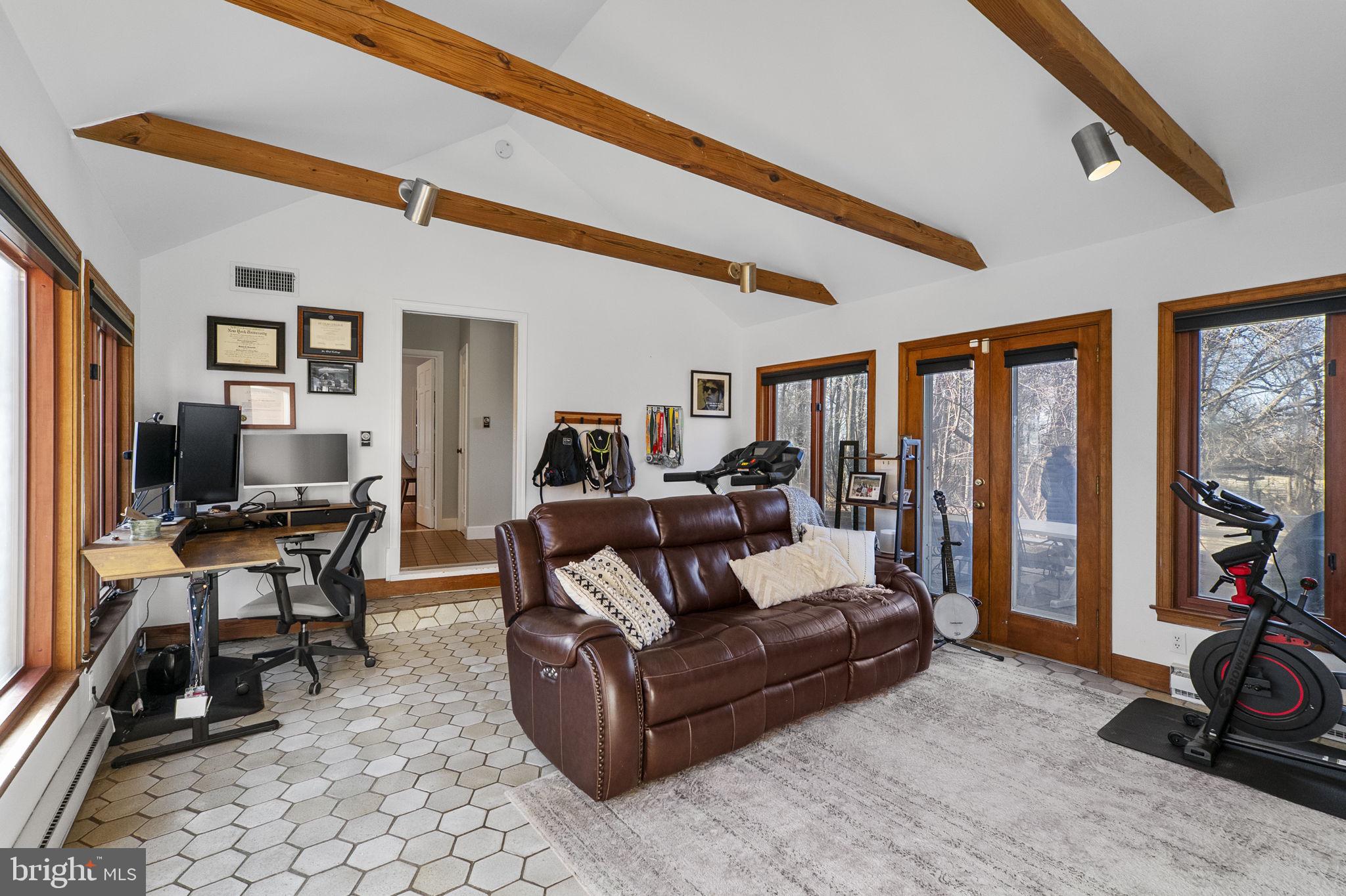 LAYTONSVILLE OUTSIDE - Residential