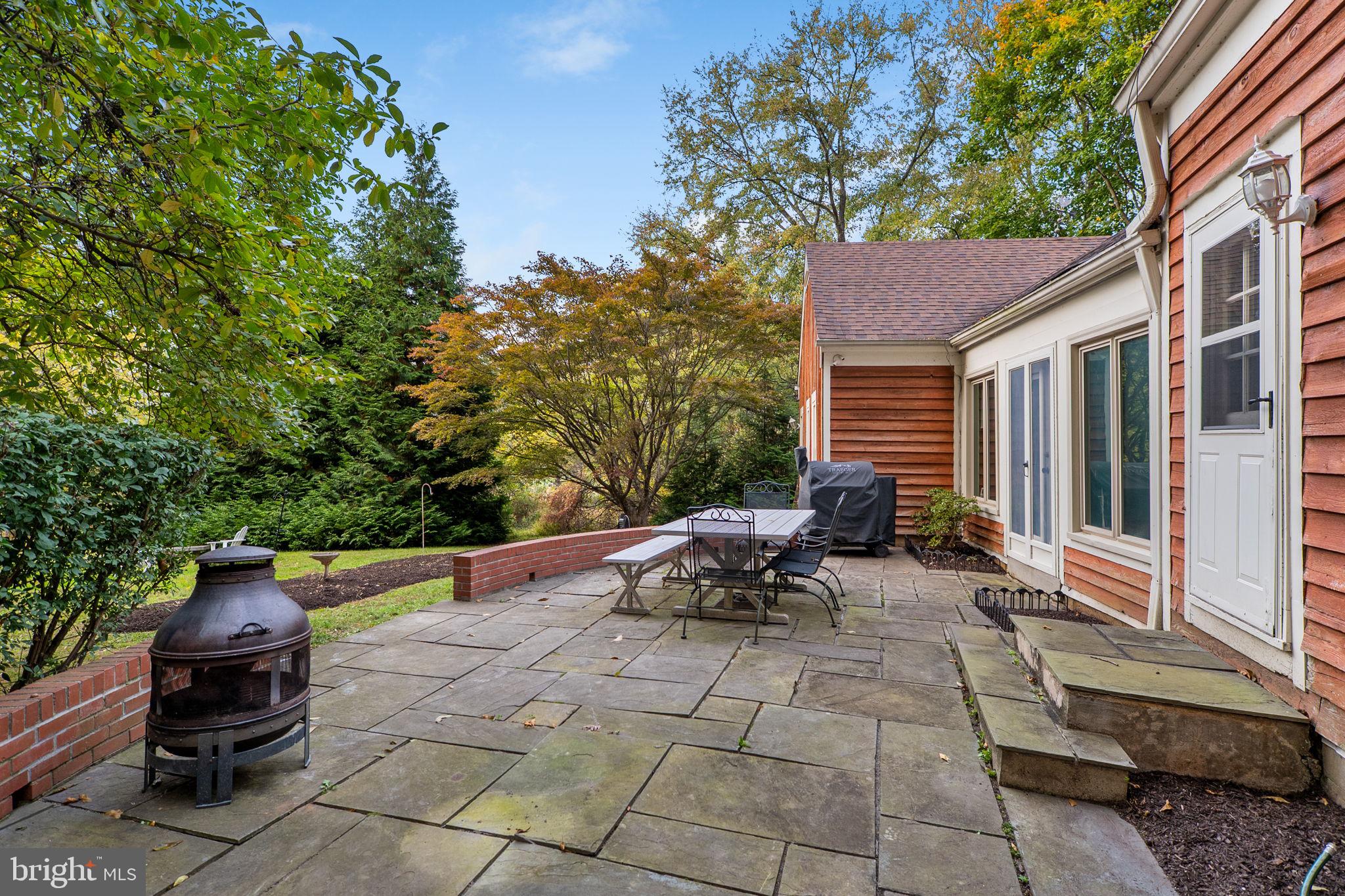 LAYTONSVILLE OUTSIDE - Residential