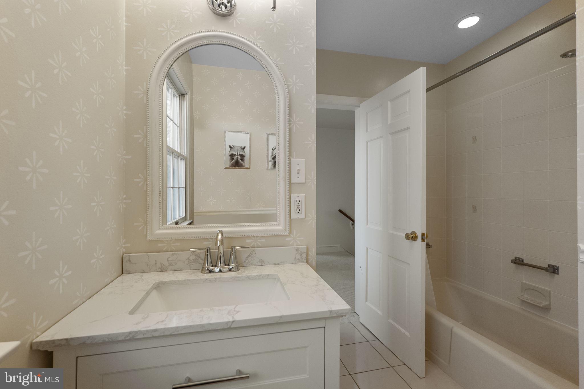 LAYTONSVILLE OUTSIDE - Residential