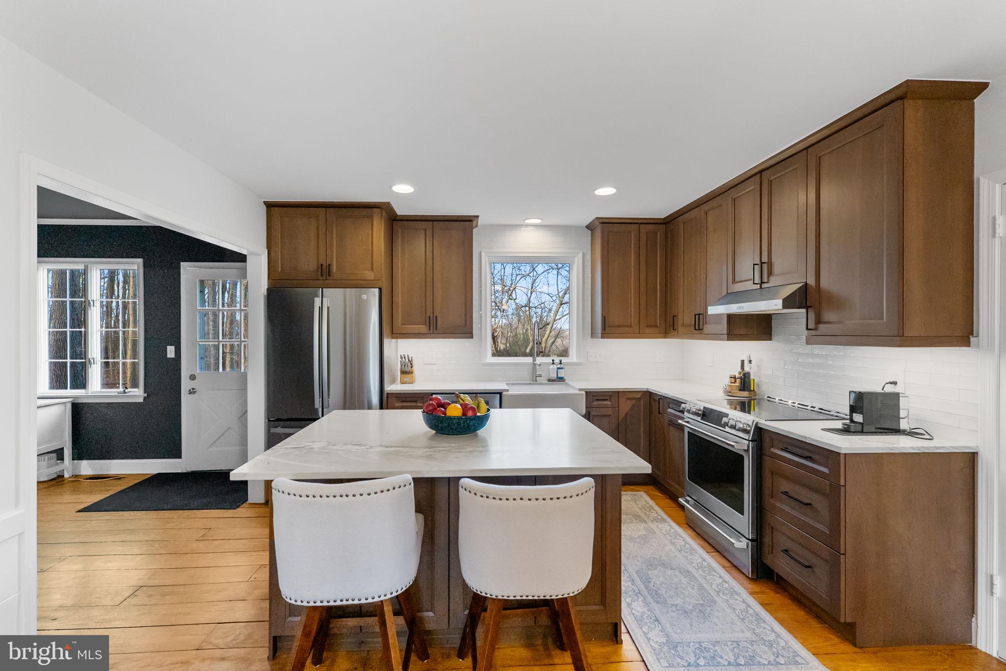 LAYTONSVILLE OUTSIDE - Residential