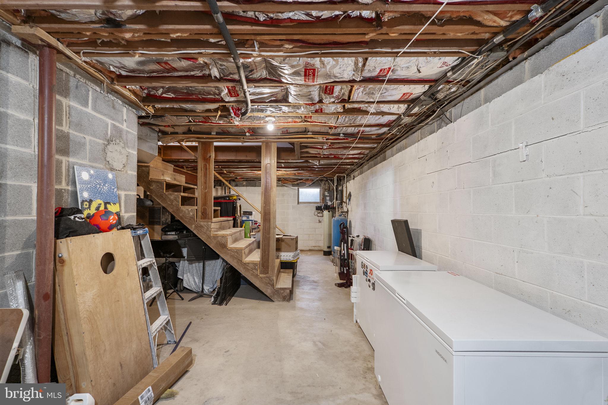 LAYTONSVILLE OUTSIDE - Residential