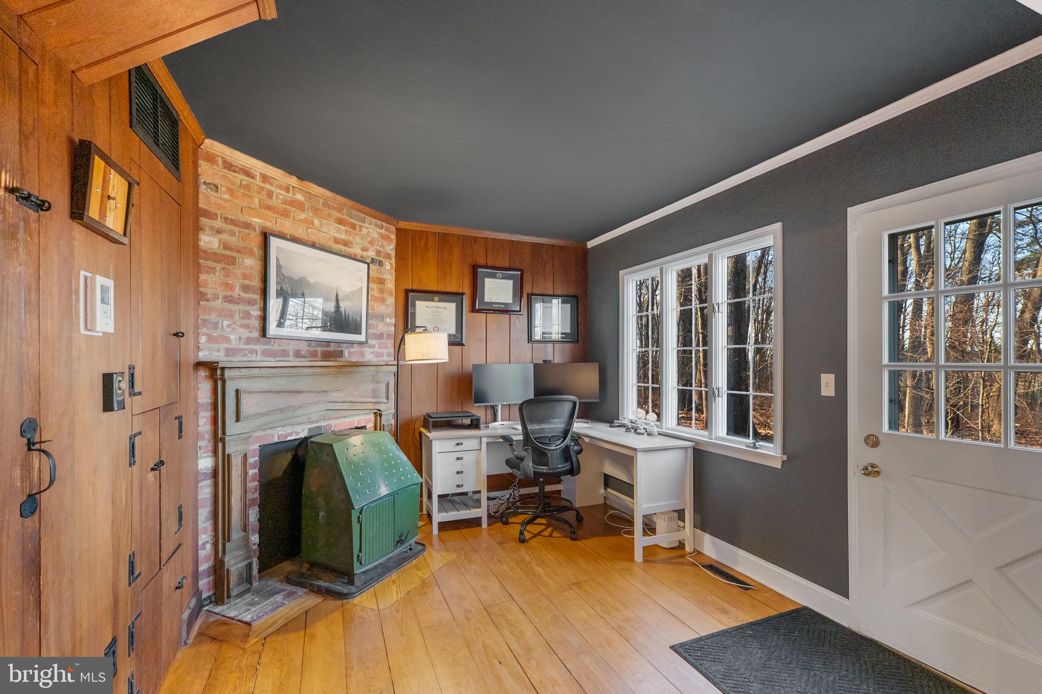 LAYTONSVILLE OUTSIDE - Residential