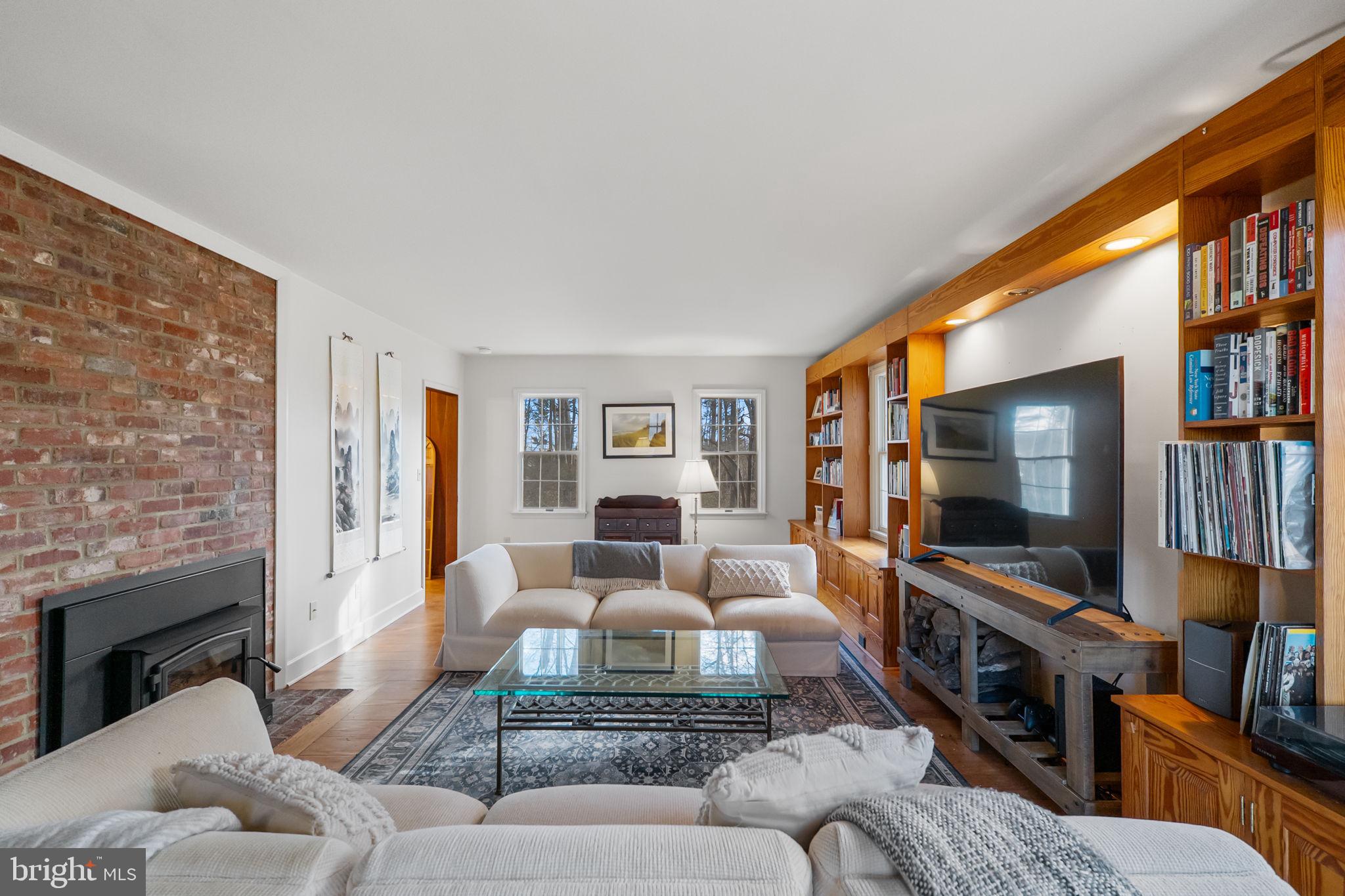 LAYTONSVILLE OUTSIDE - Residential