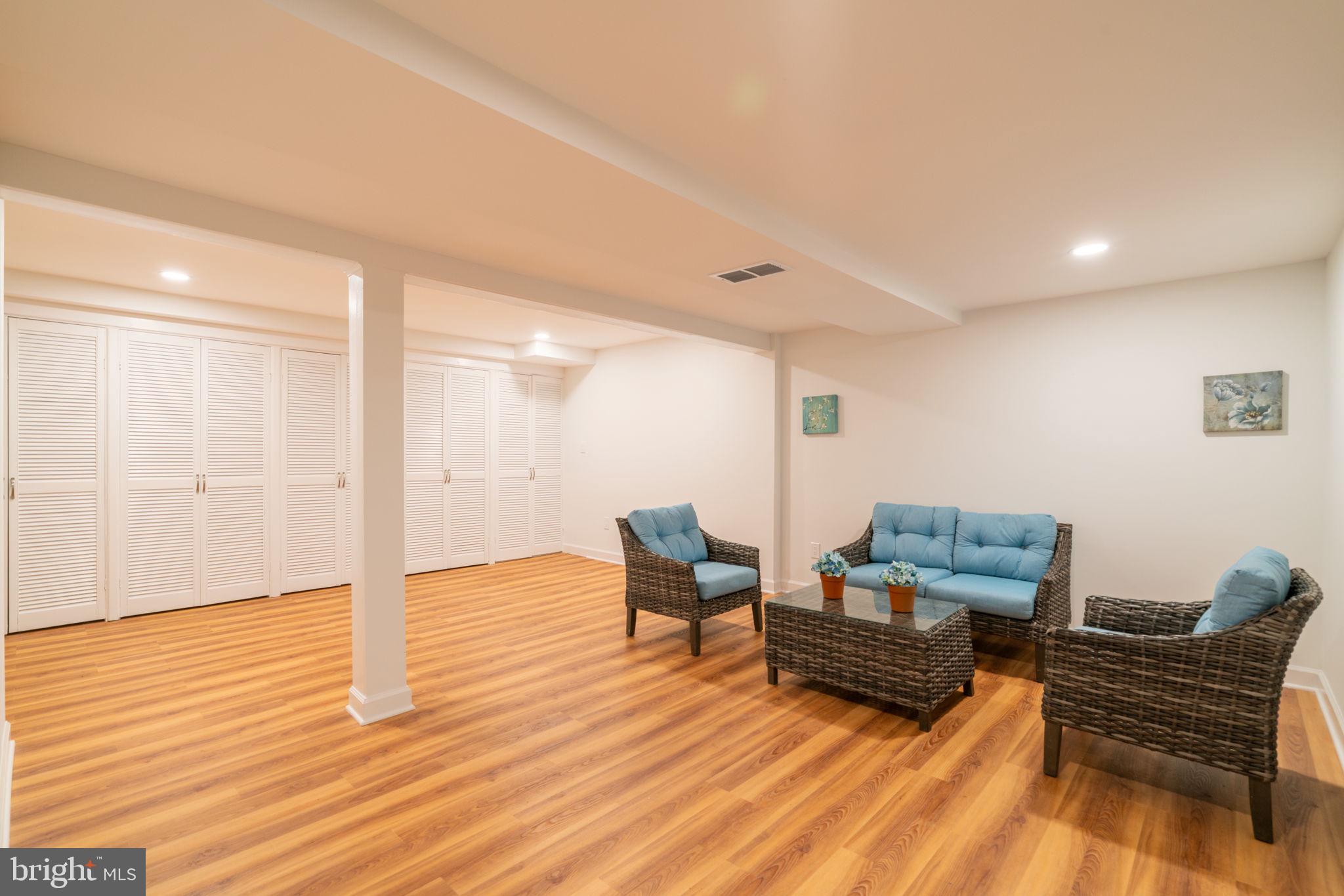 BEL PRE WOODS - Residential