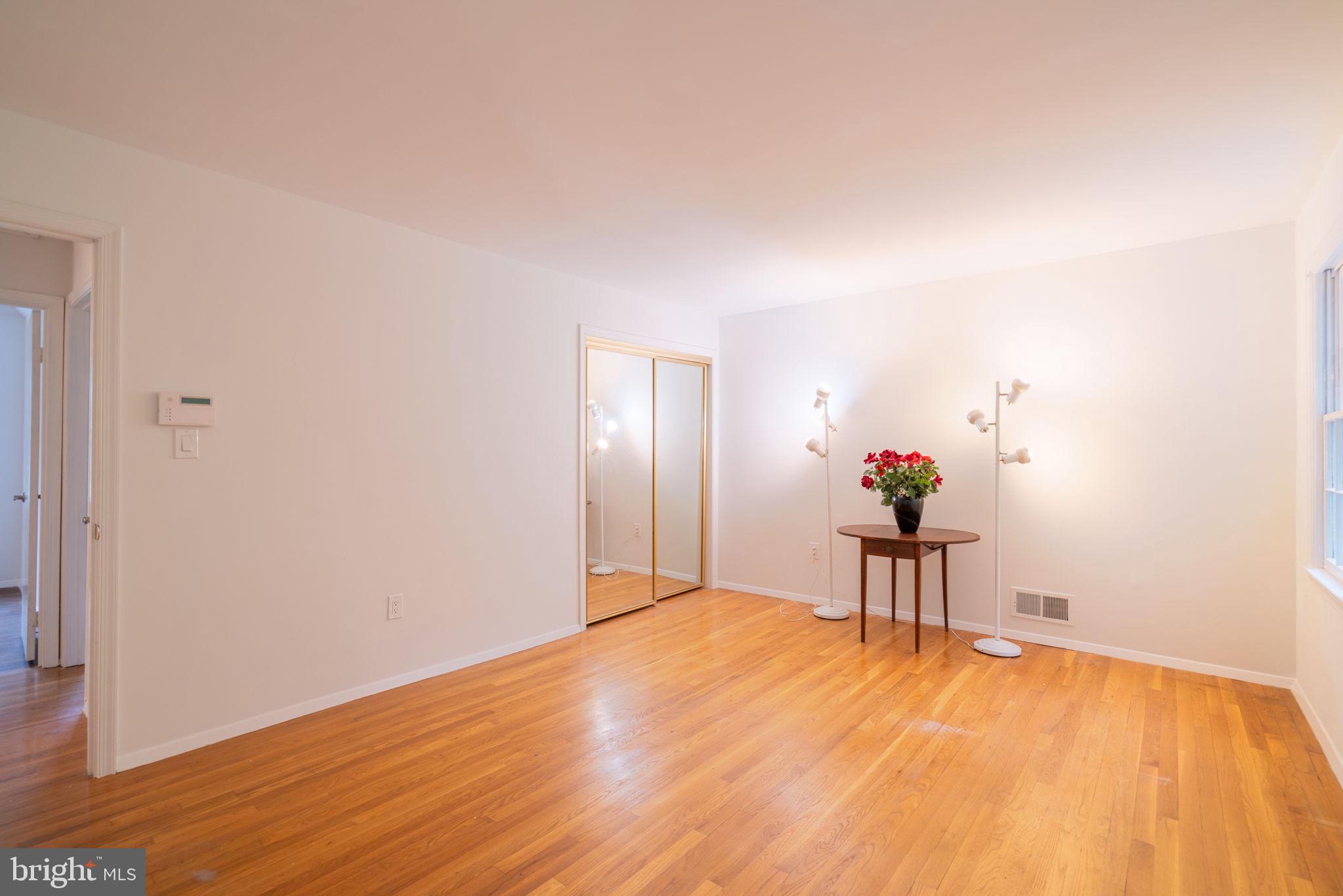 BEL PRE WOODS - Residential