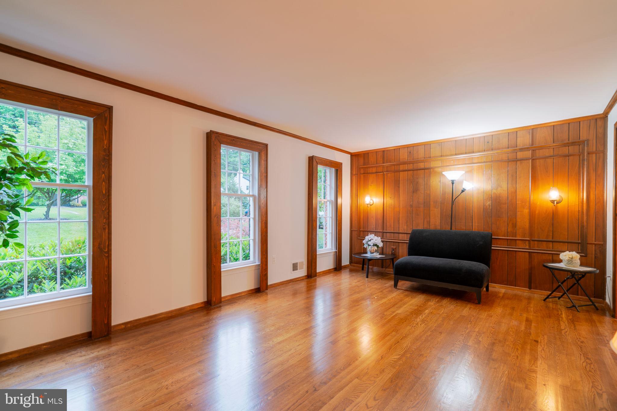 BEL PRE WOODS - Residential
