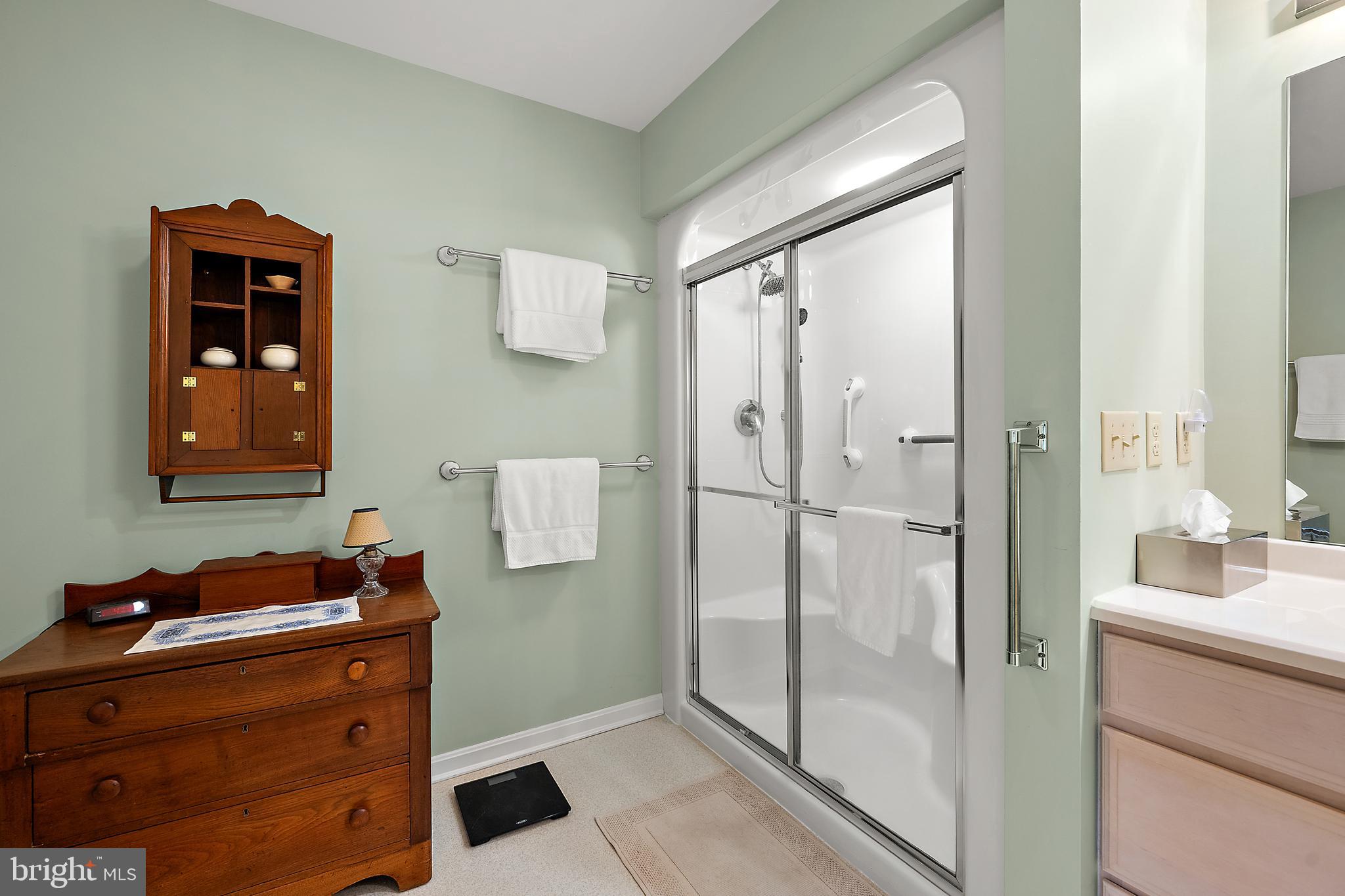 TONY TANK - Residential