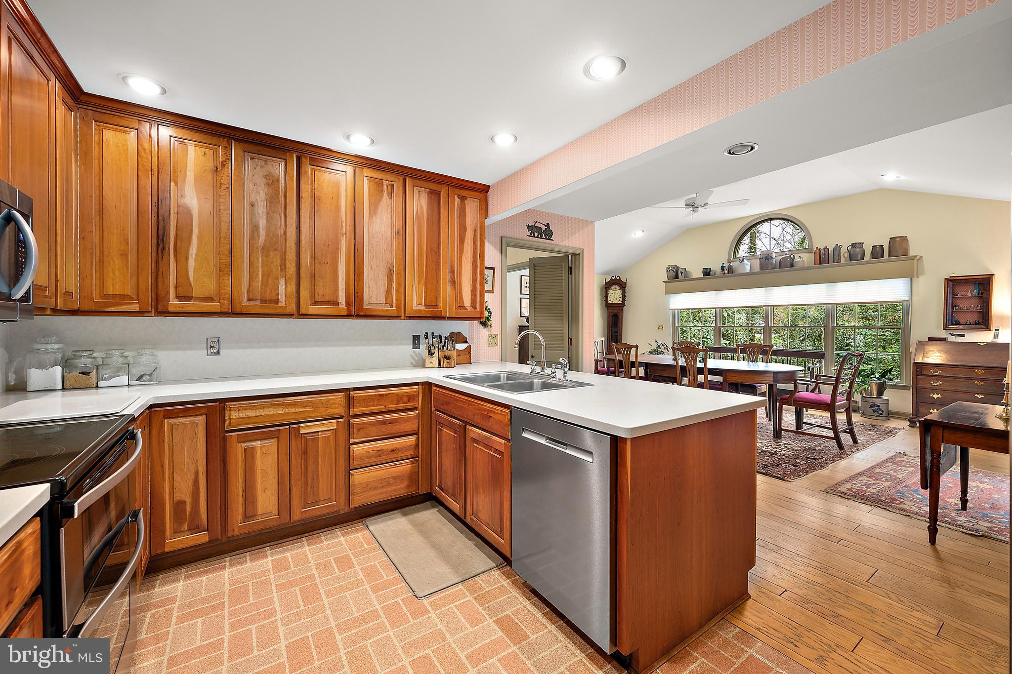 TONY TANK - Residential