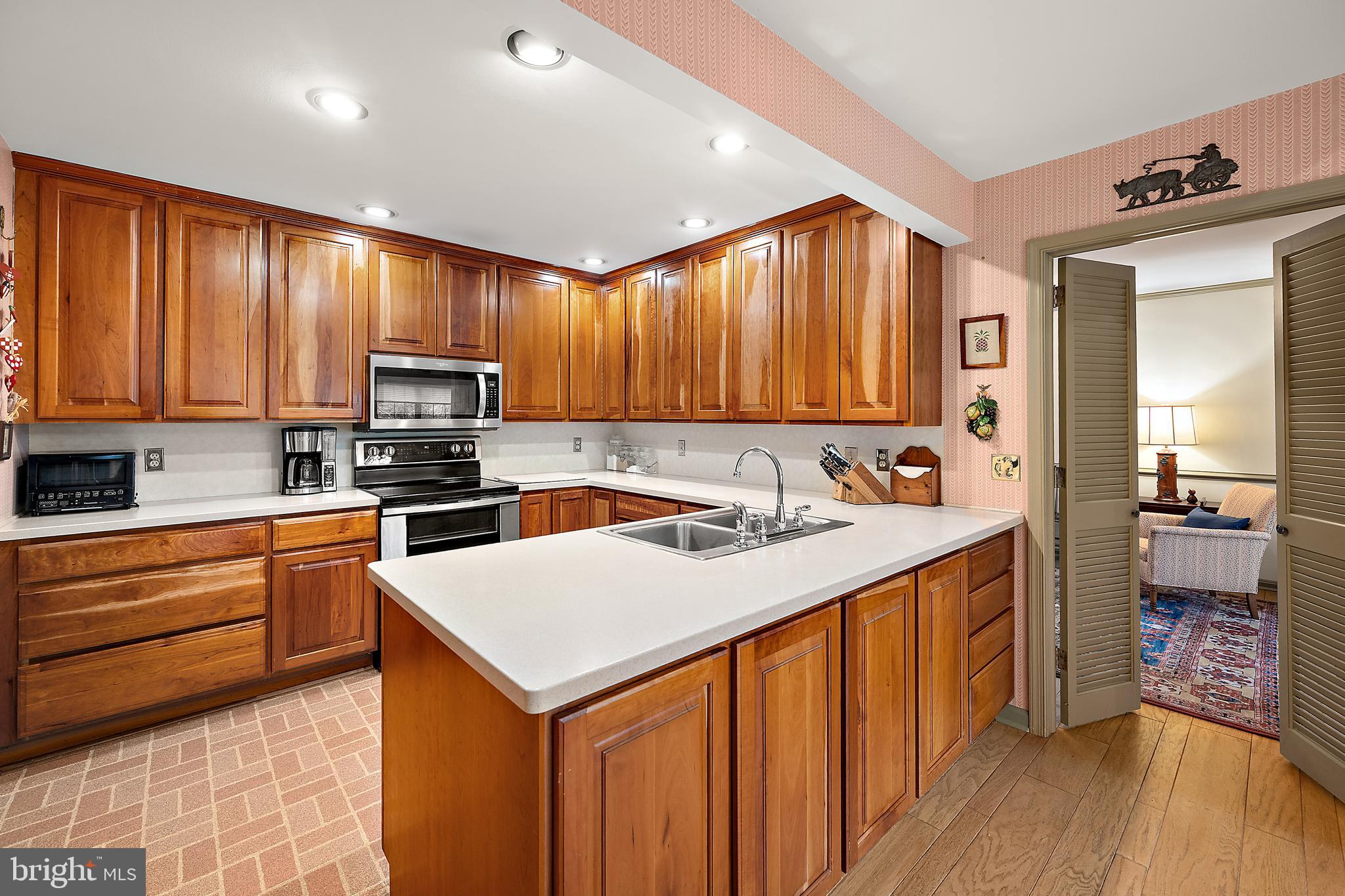 TONY TANK - Residential