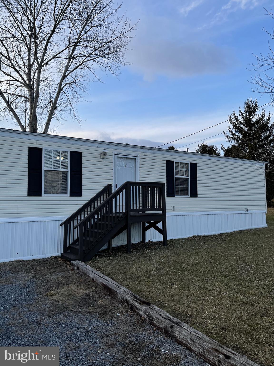 Pristine 3 bedroom, 2 bath trailer conveniently located in Inwood near Hatchery Road. Hard surface floors throughout, lots of closet space and open floor plan. $35 Application fee per adult occupant. Pets on case by case basis with $25 monthly pet rent.