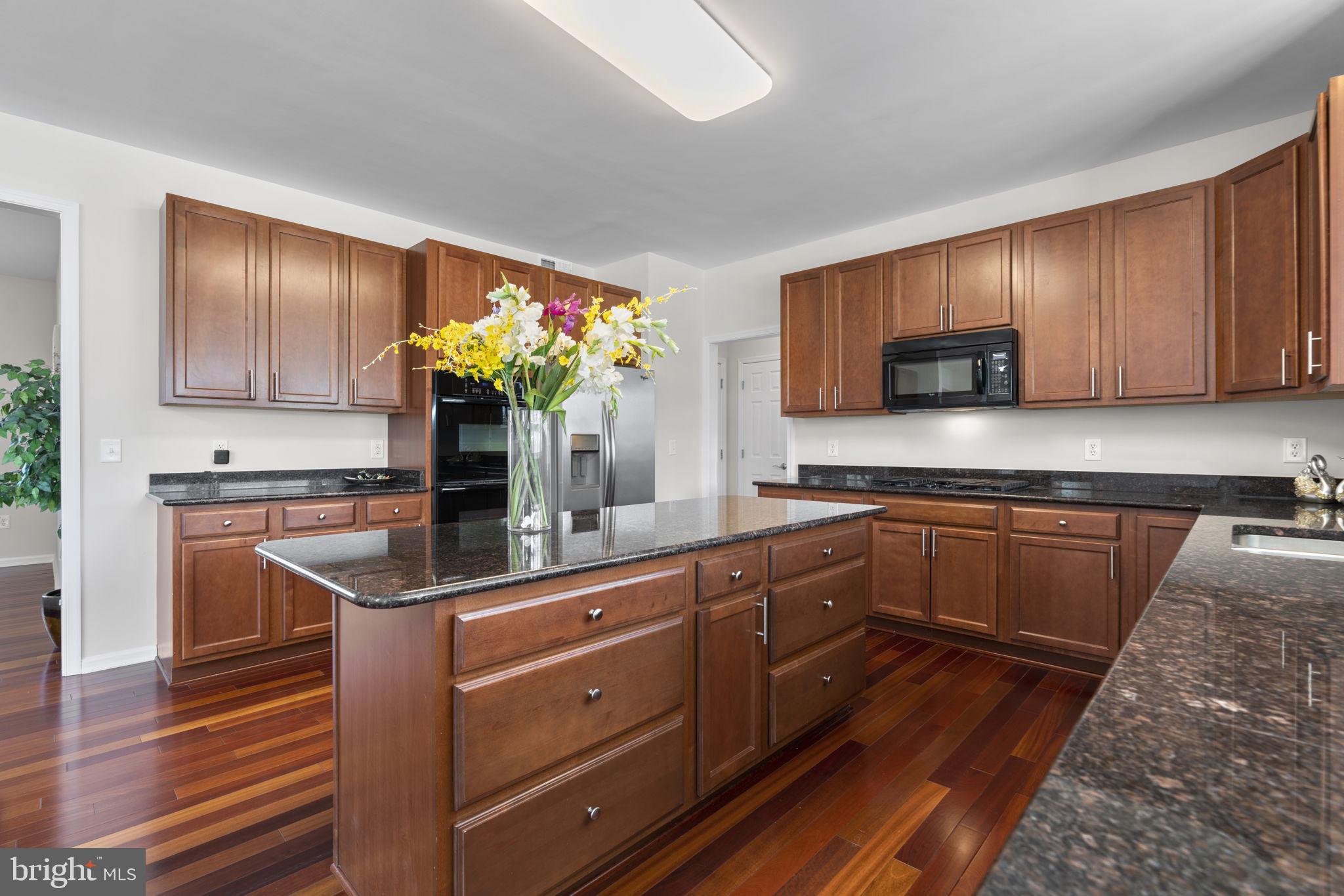 ESTATES AT AISQUITH FARM - Residential