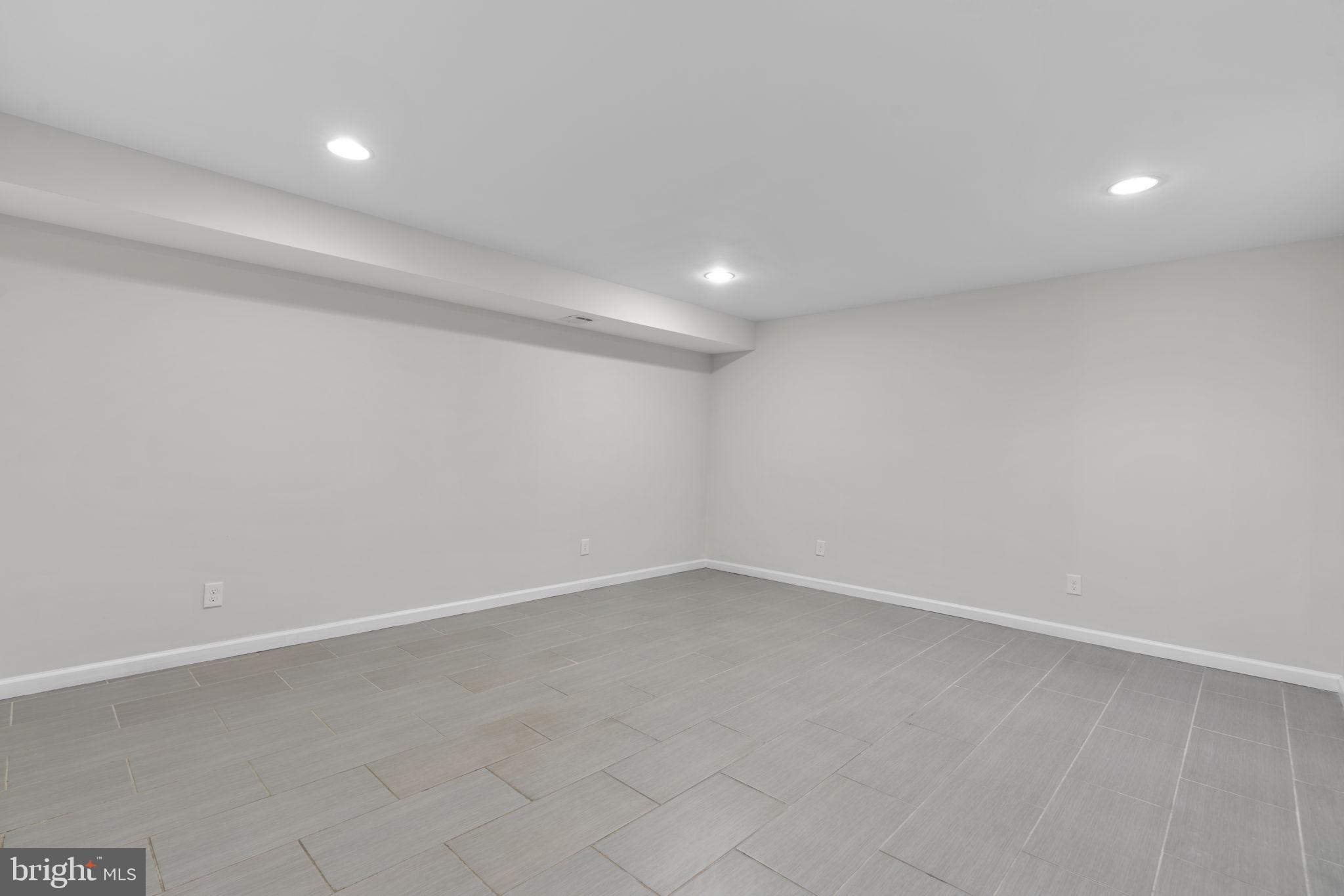 ESTATES AT AISQUITH FARM - Residential