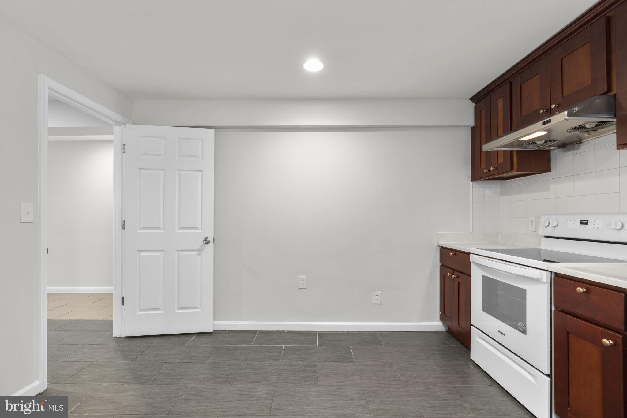 ESTATES AT AISQUITH FARM - Residential