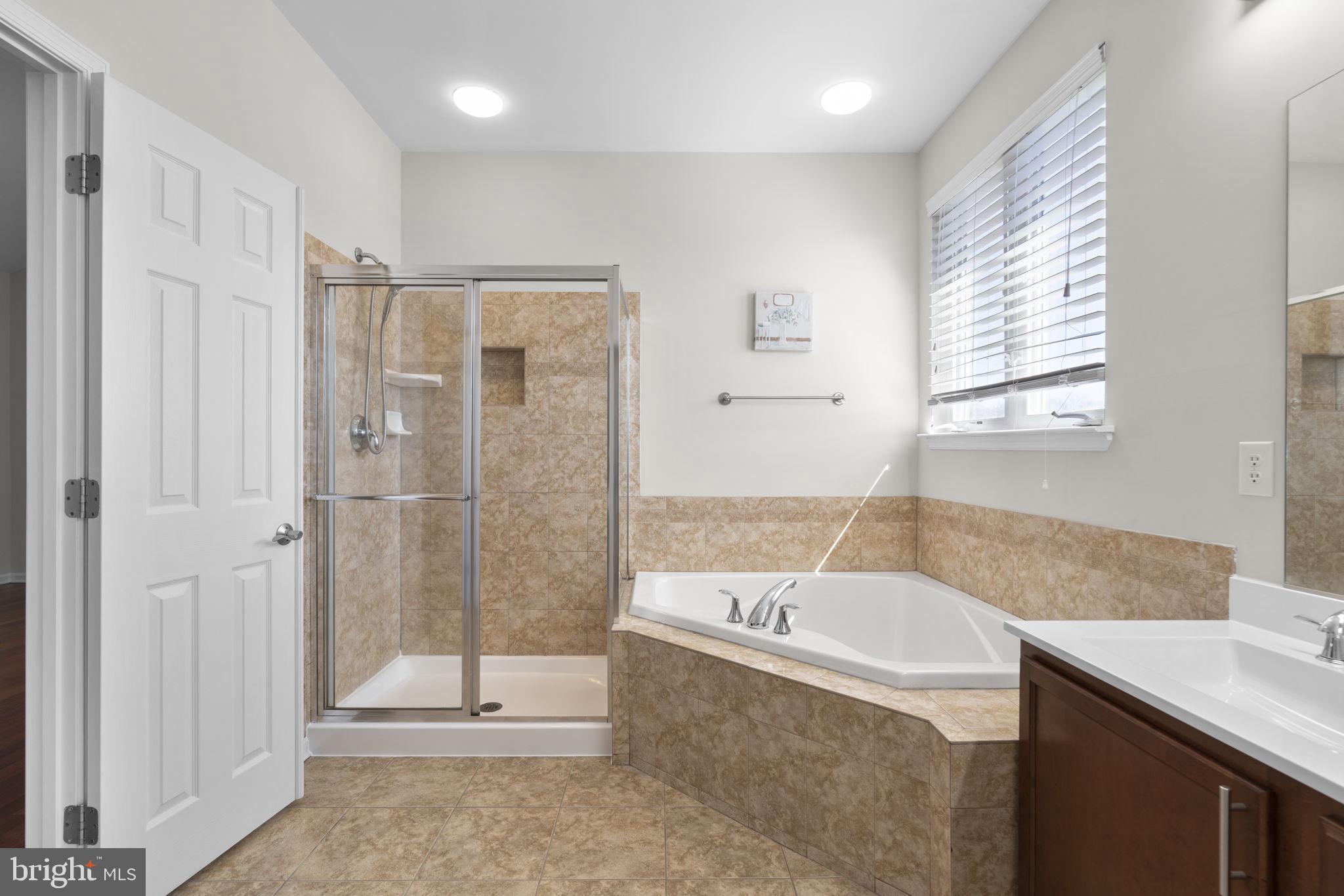 ESTATES AT AISQUITH FARM - Residential