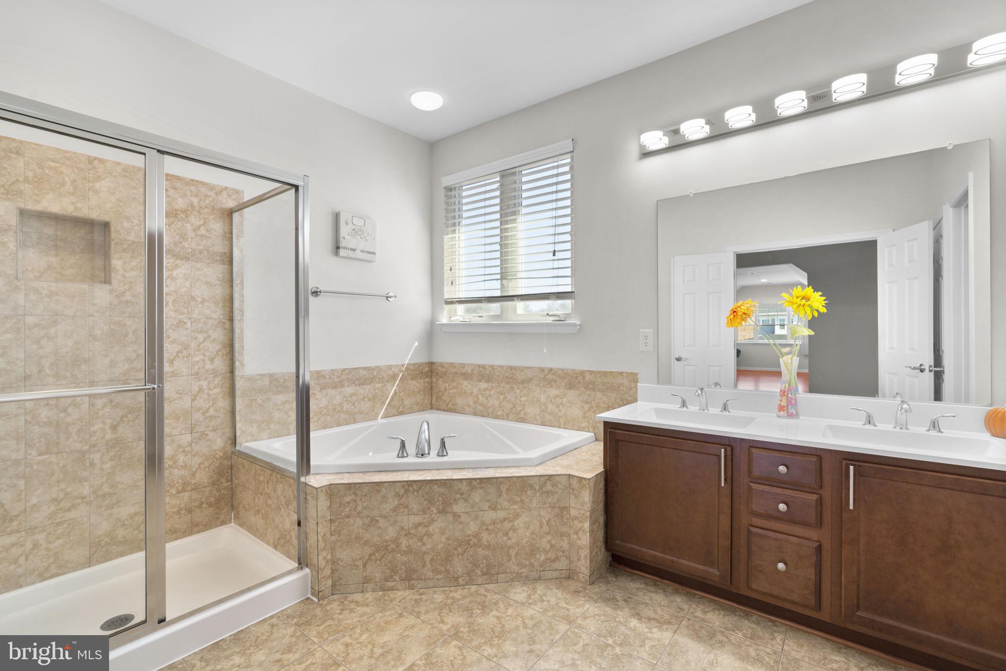 ESTATES AT AISQUITH FARM - Residential