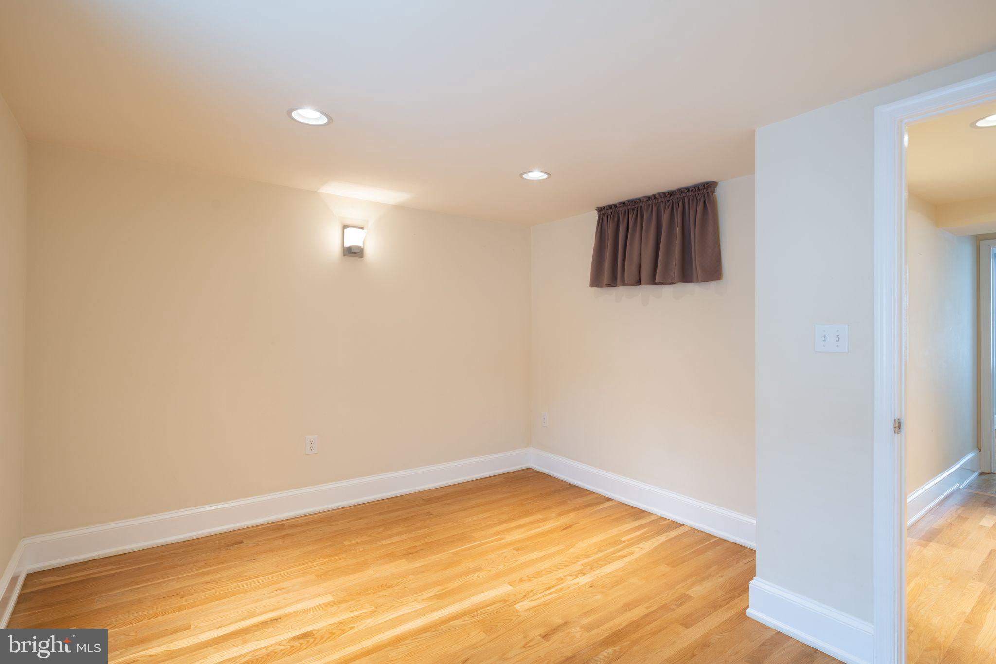 MANAYUNK - Residential Lease