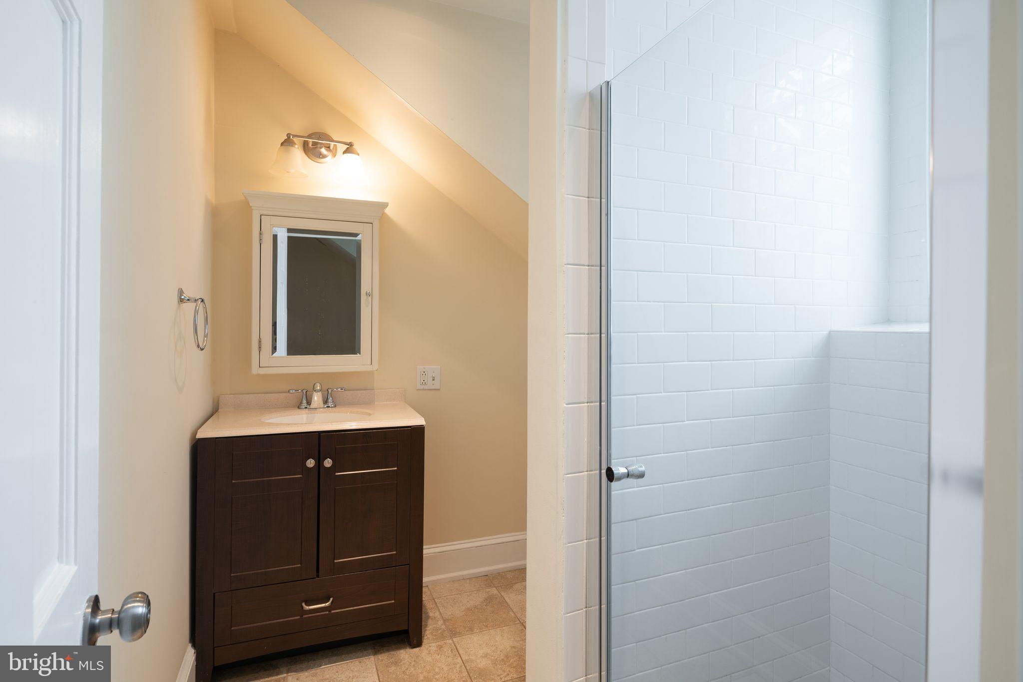 MANAYUNK - Residential Lease