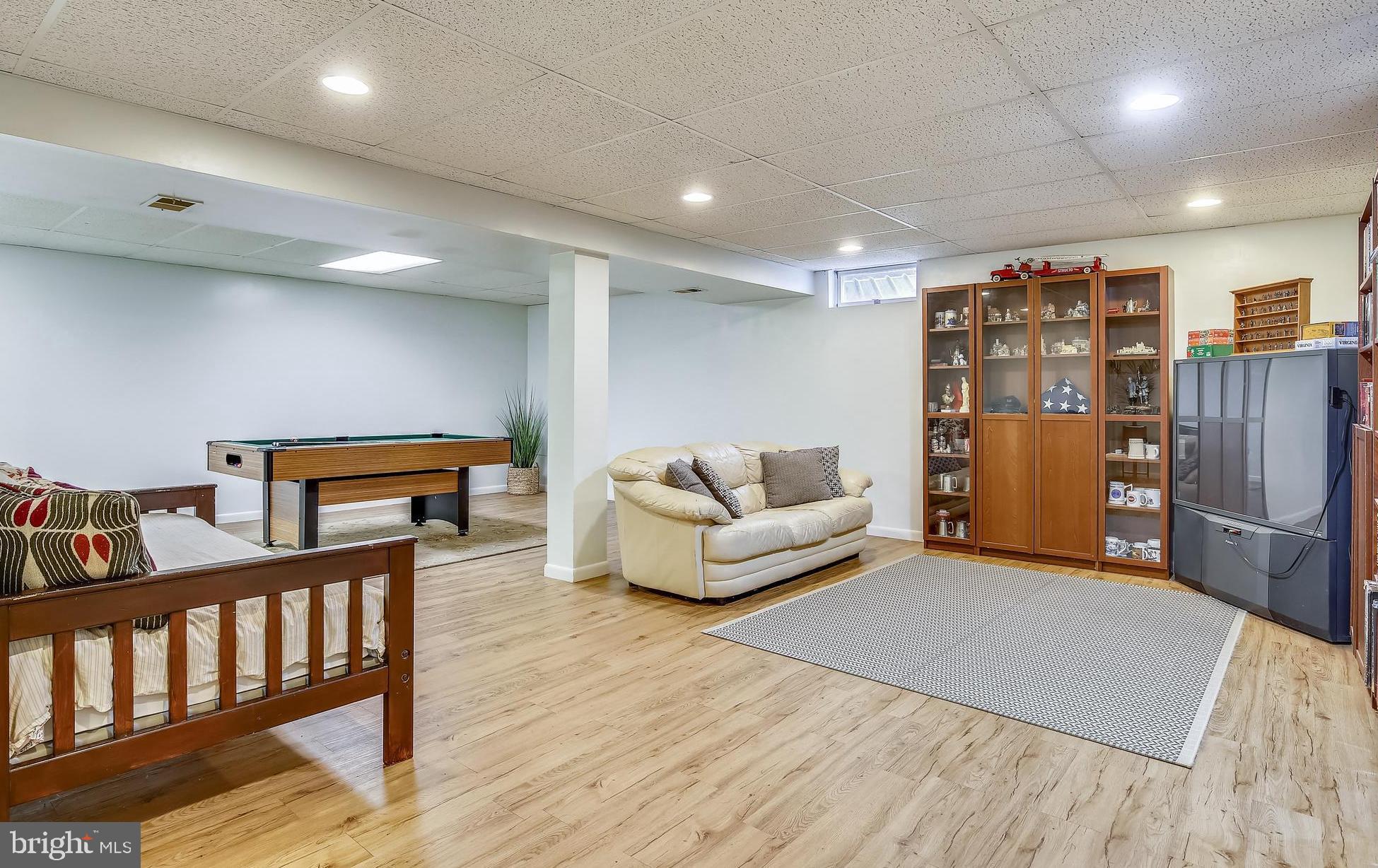 NEWINGTON FOREST - Residential