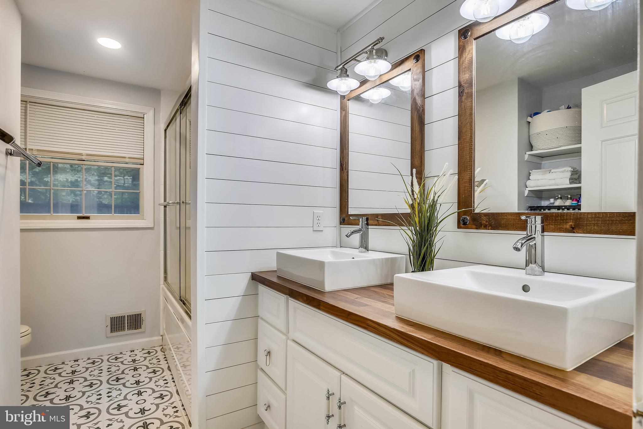 NEWINGTON FOREST - Residential