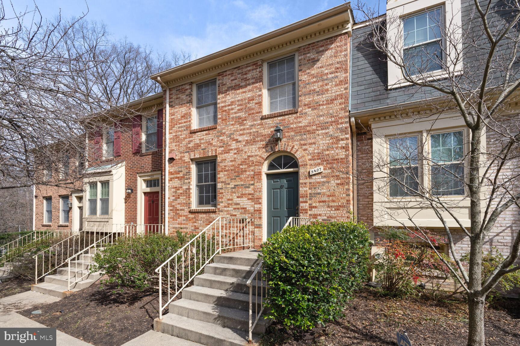 GROSVENOR PARK TOWNHOME CONDOMINIUMS - Residential Lease