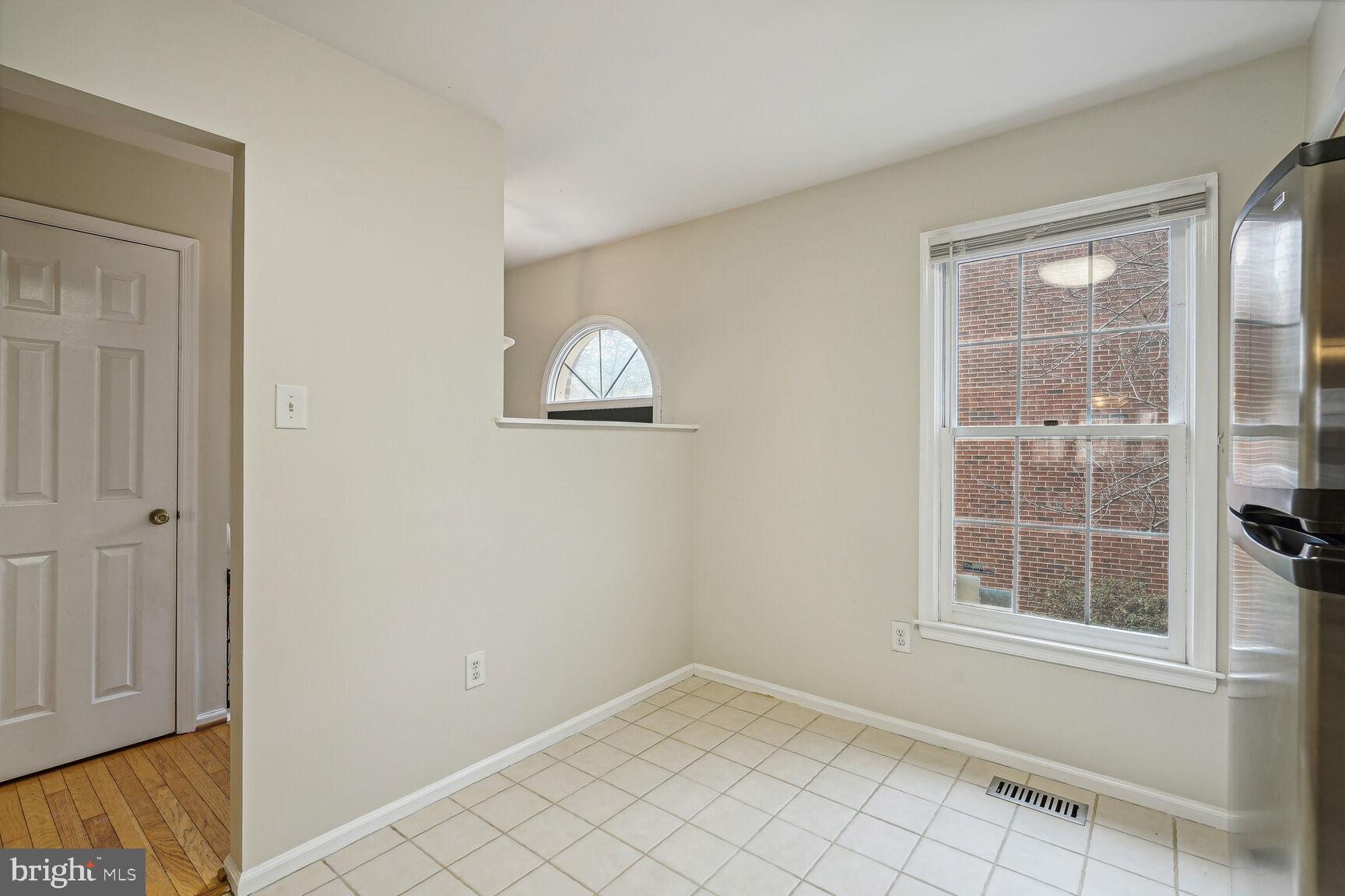 GROSVENOR PARK TOWNHOME CONDOMINIUMS - Residential Lease