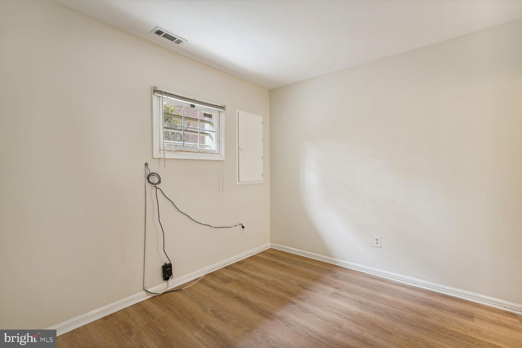 GROSVENOR PARK TOWNHOME CONDOMINIUMS - Residential Lease