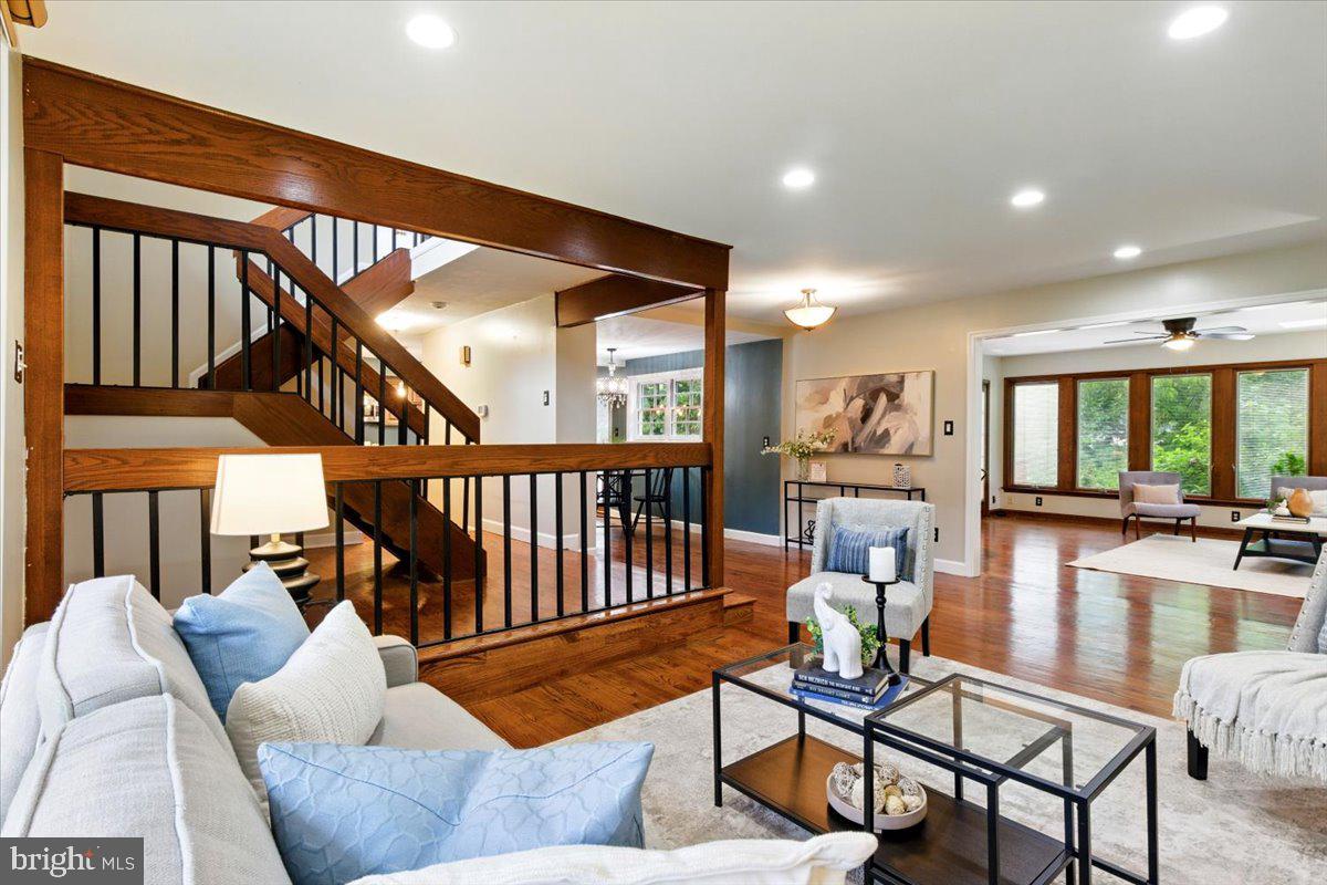 OAK TREE - Residential