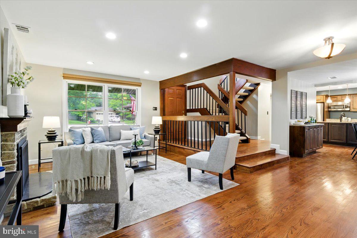 OAK TREE - Residential