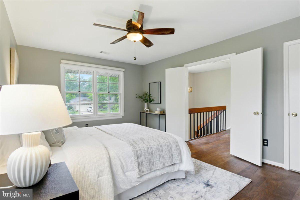 OAK TREE - Residential