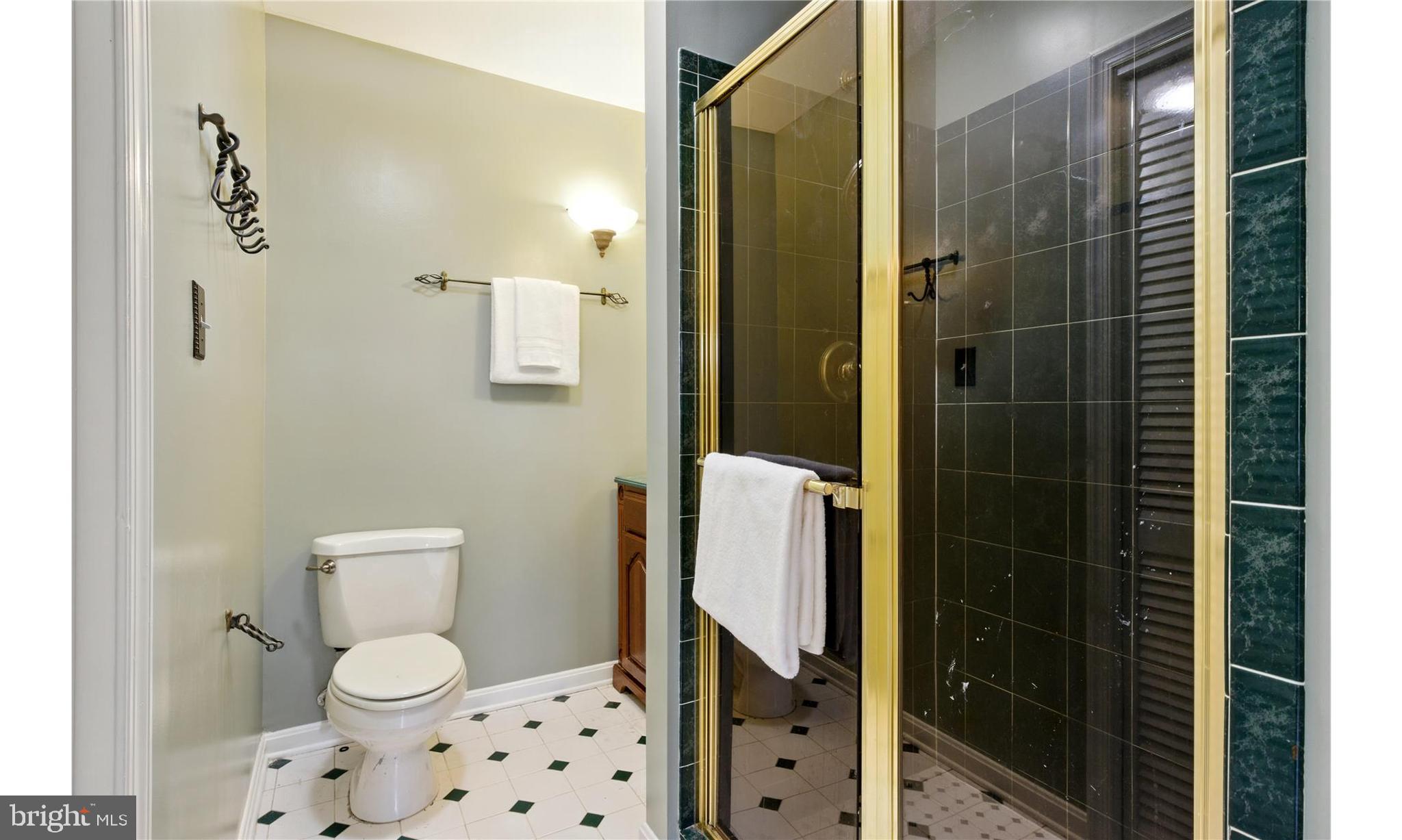 OAK TREE - Residential