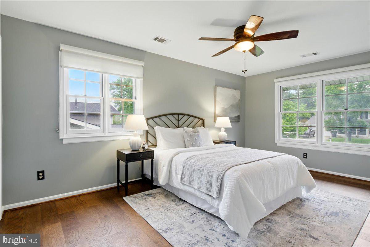 OAK TREE - Residential