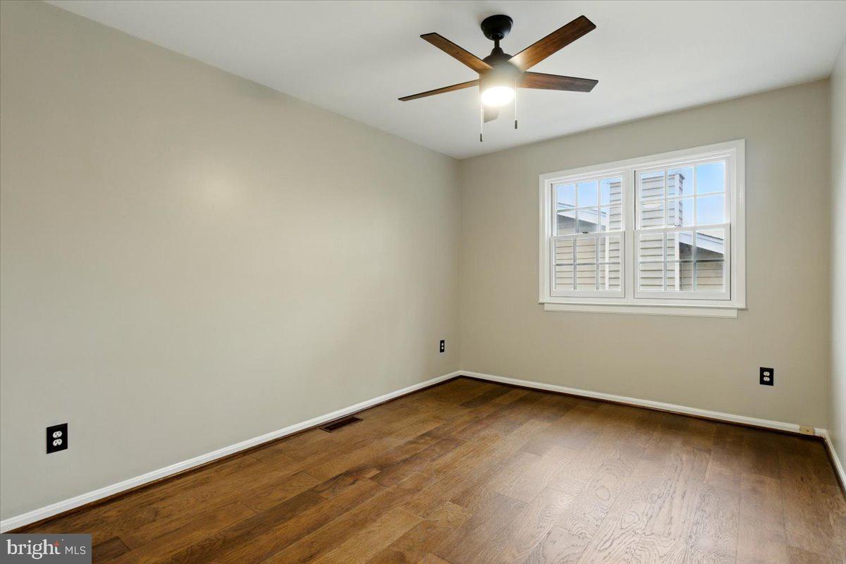 OAK TREE - Residential