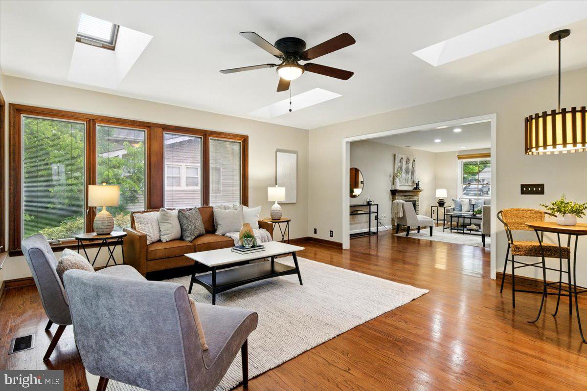 123 EVERGREEN STREET