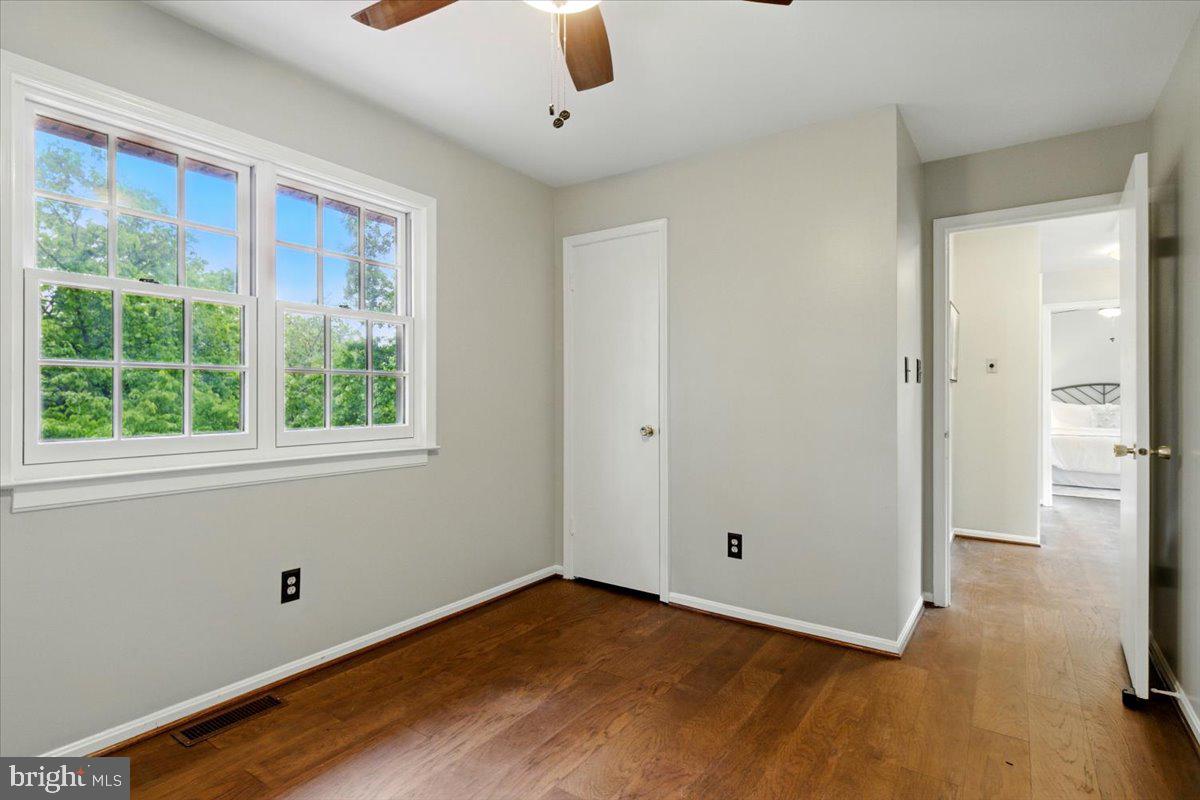 OAK TREE - Residential