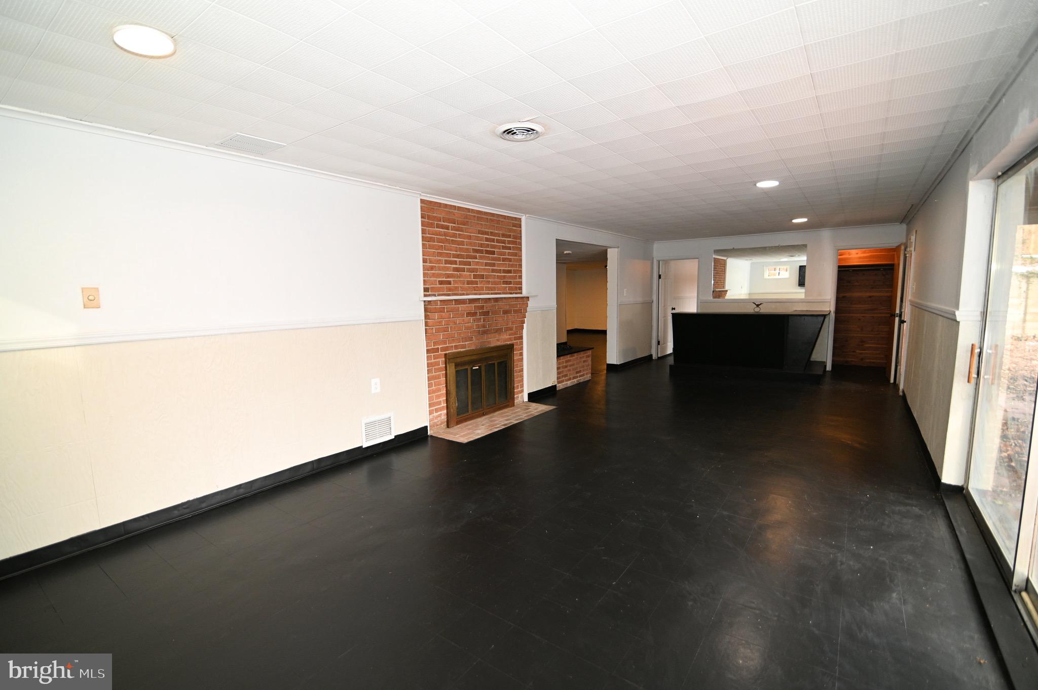 HILLCREST HEIGHTS - Residential Lease