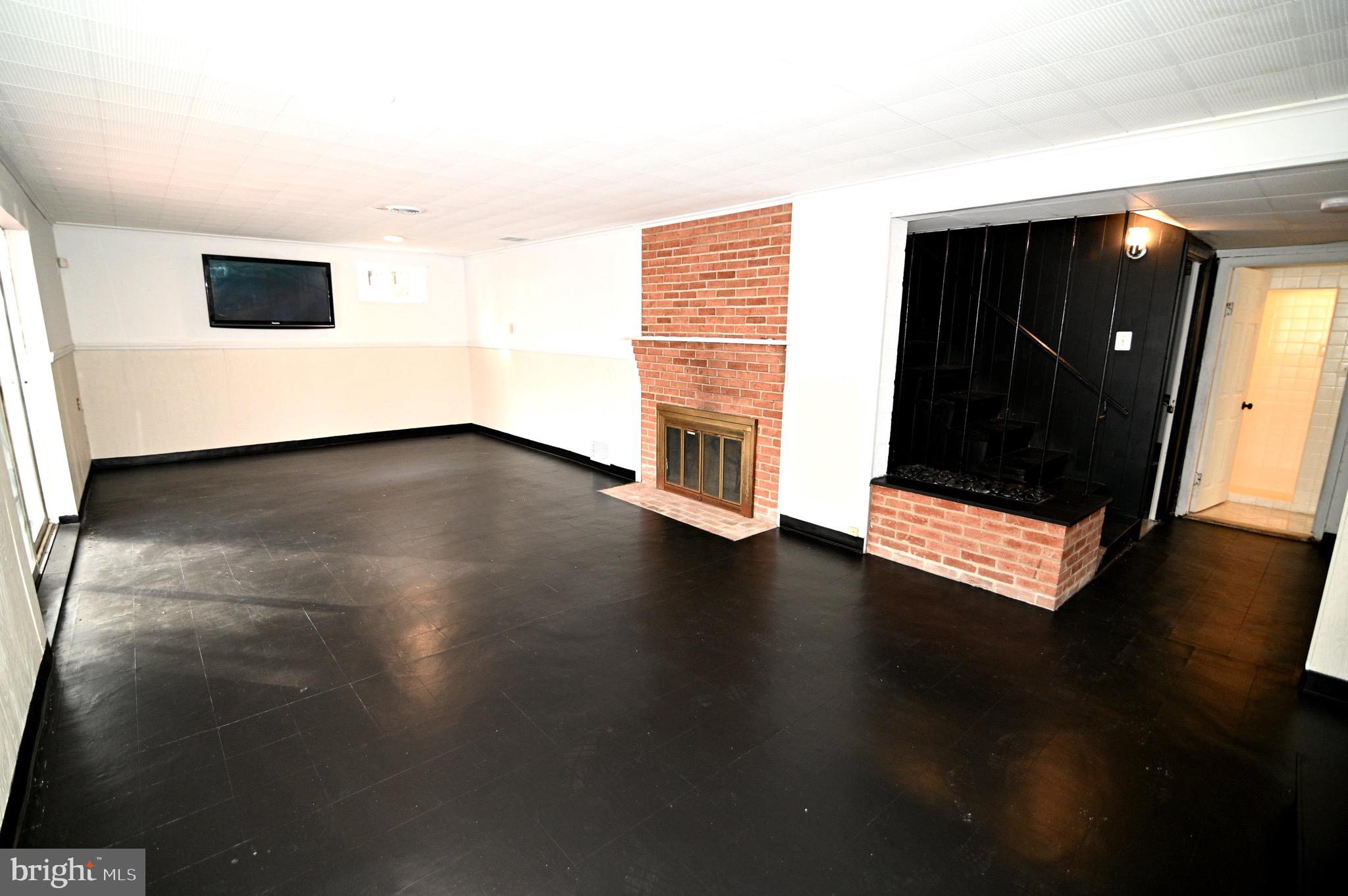 HILLCREST HEIGHTS - Residential Lease