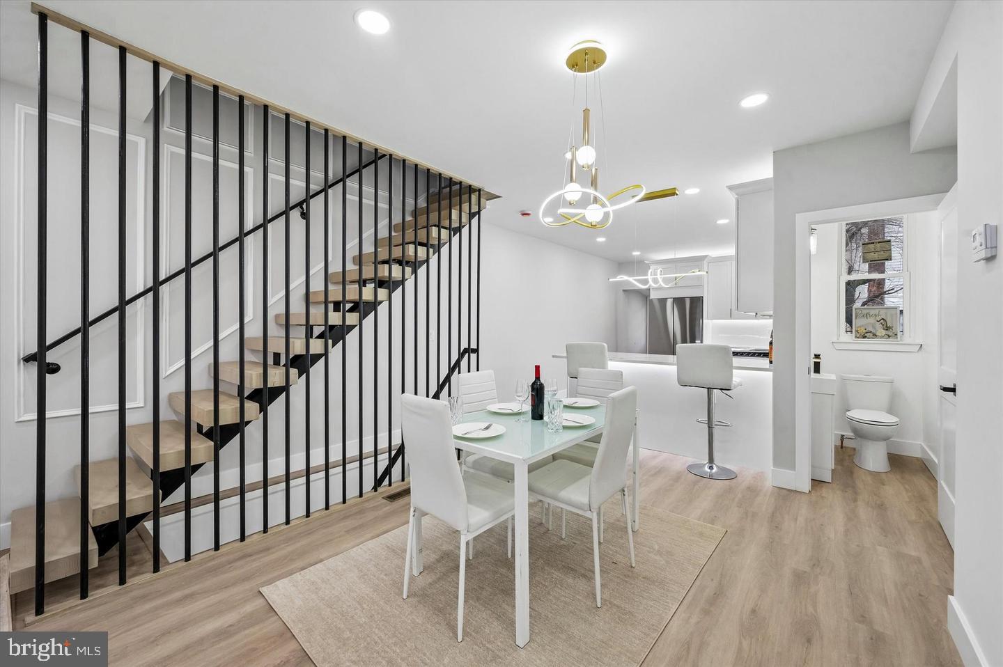 158 N EDGEWOOD STREET