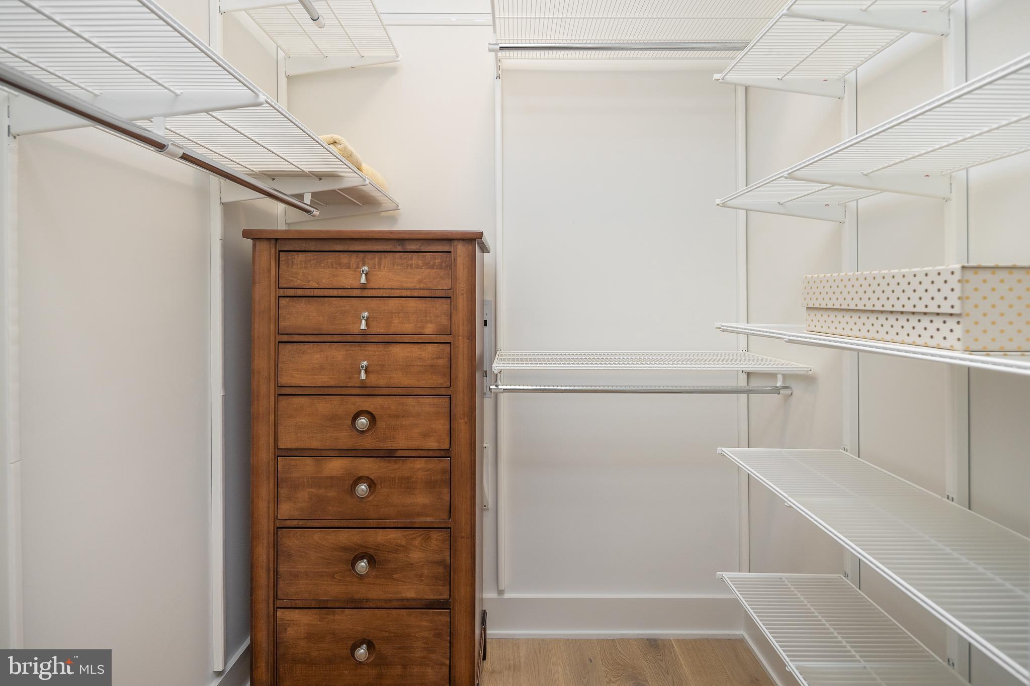 BOTTLING HOUSE - Residential