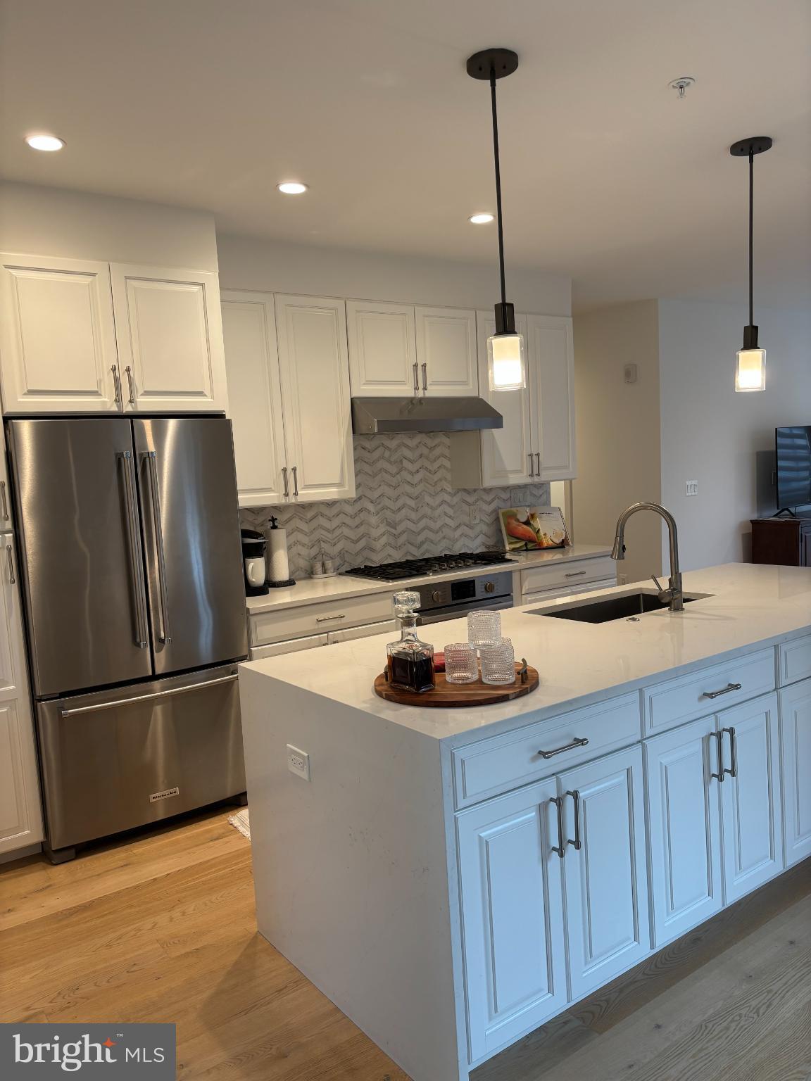 521 N WASHINGTON STREET 102