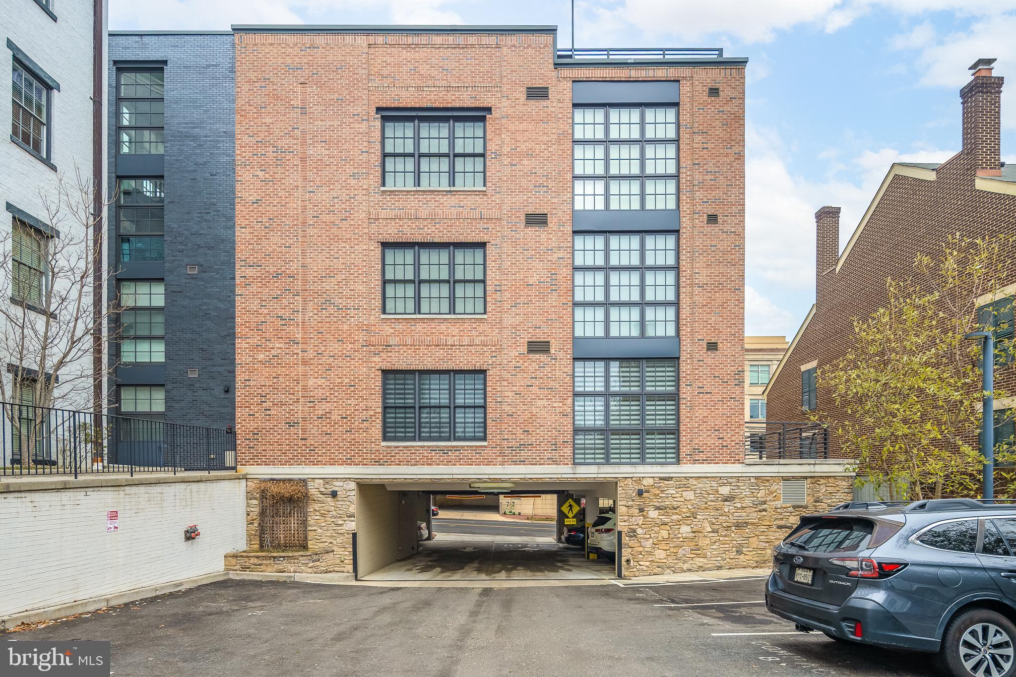 BOTTLING HOUSE - Residential