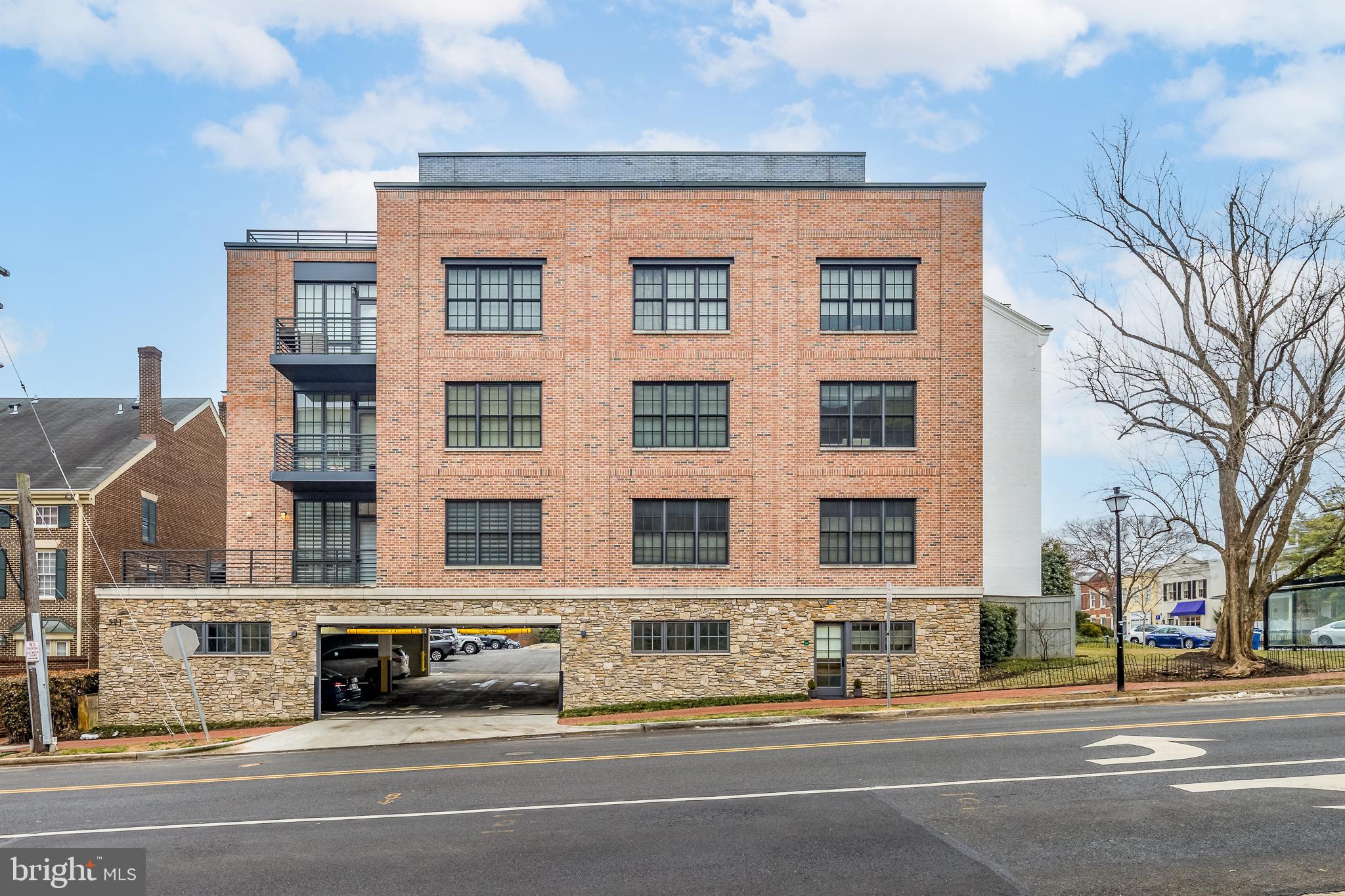 BOTTLING HOUSE - Residential