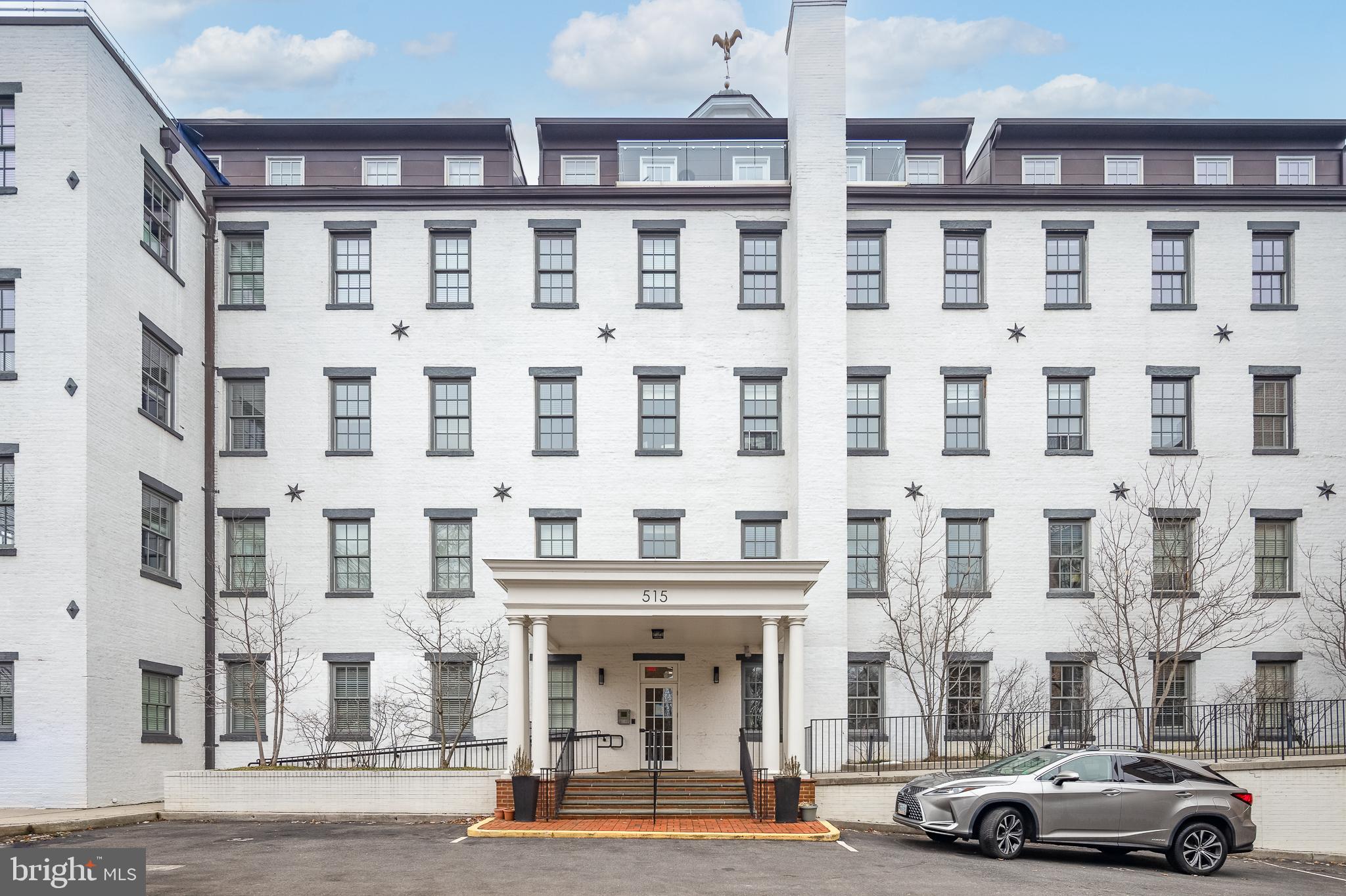 BOTTLING HOUSE - Residential